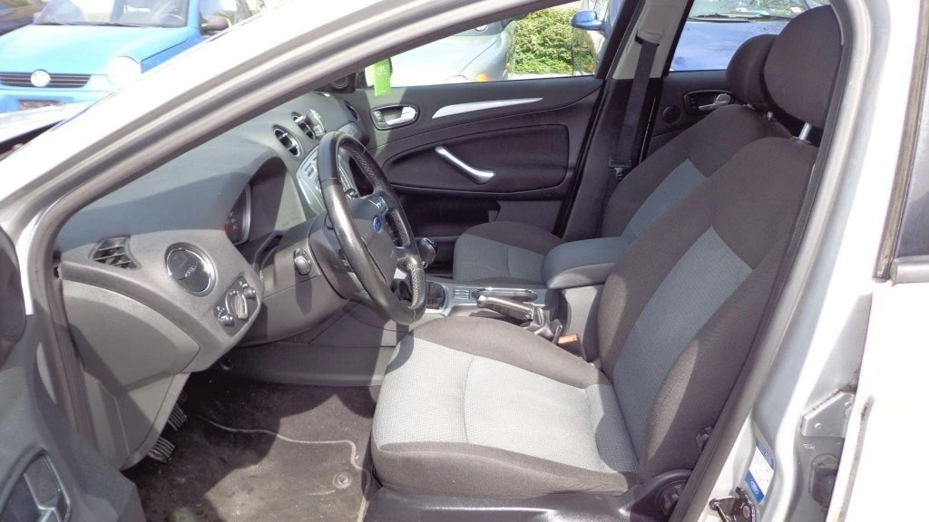 FORD Mondeo 2.0 TDCi 16V Carving * Klimaauto ** Tempomat ** Park Sensor v&h ** Frisch Ab MFK-image-6