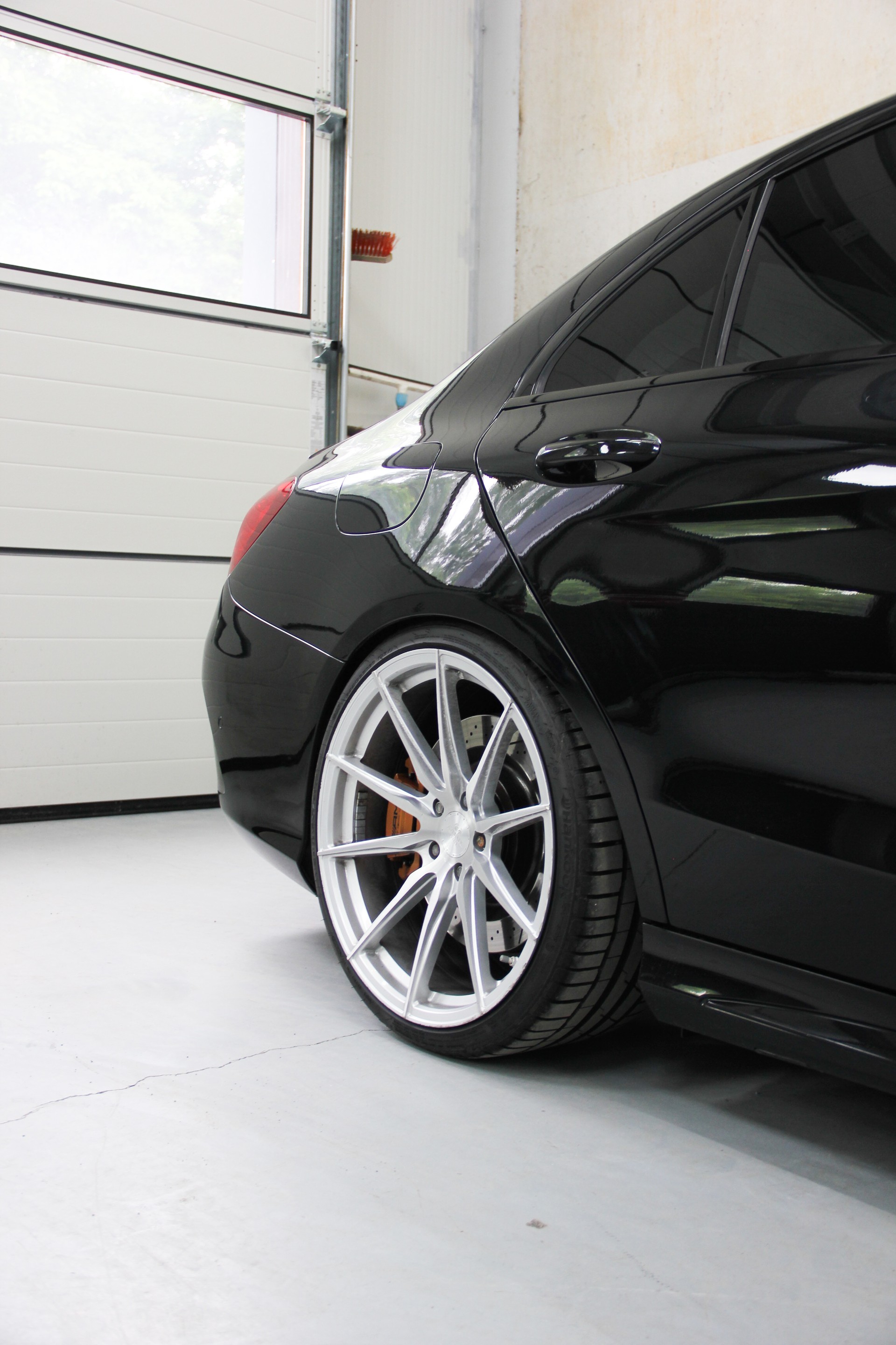 MERCEDES-BENZ C 63 AMG-image-4