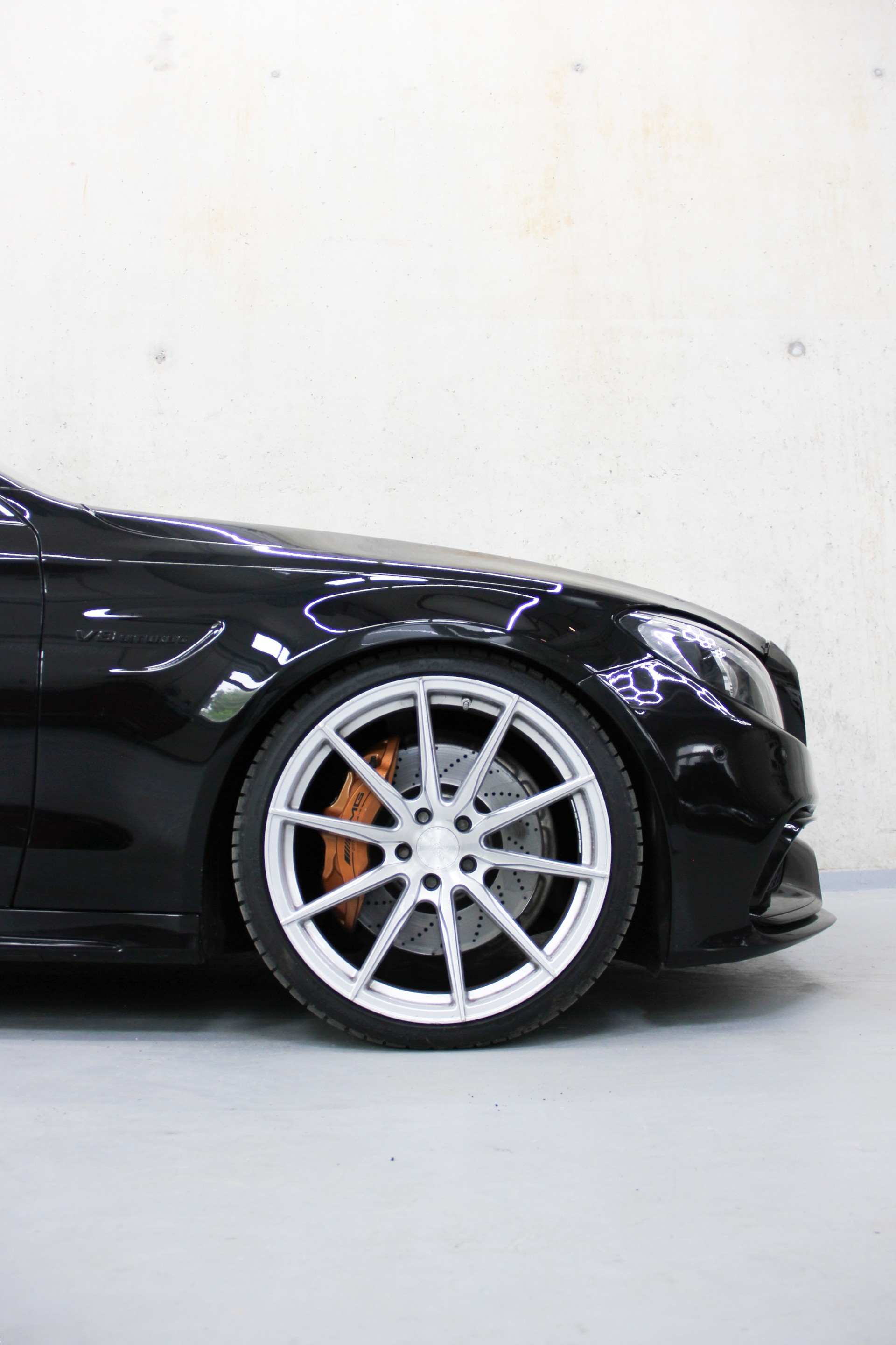 MERCEDES-BENZ C 63 AMG-image-2