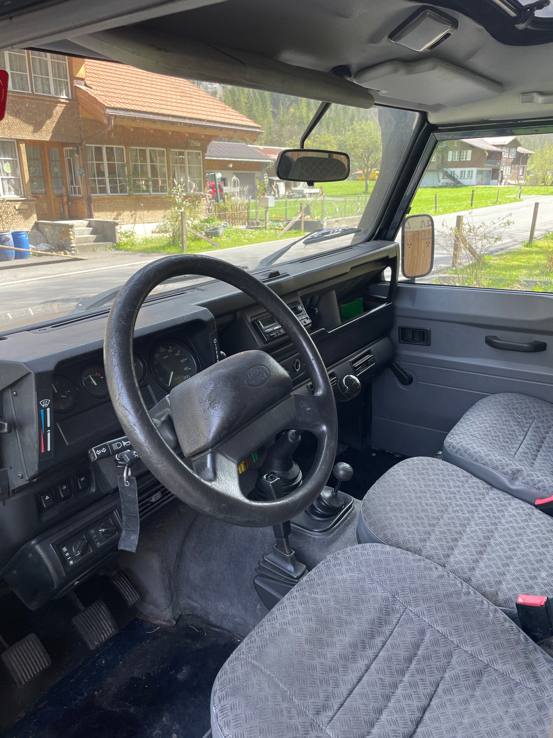 LAND ROVER Defender 90 SW 2.5 Td5-image-1