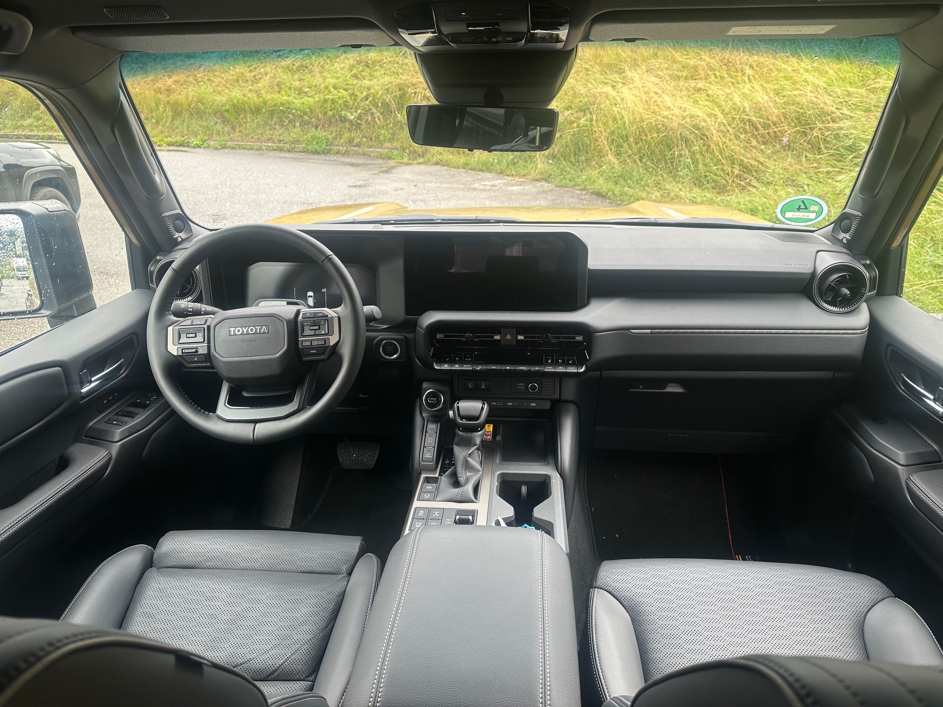 TOYOTA Land Cruiser 2.8TD First Edition-image-8