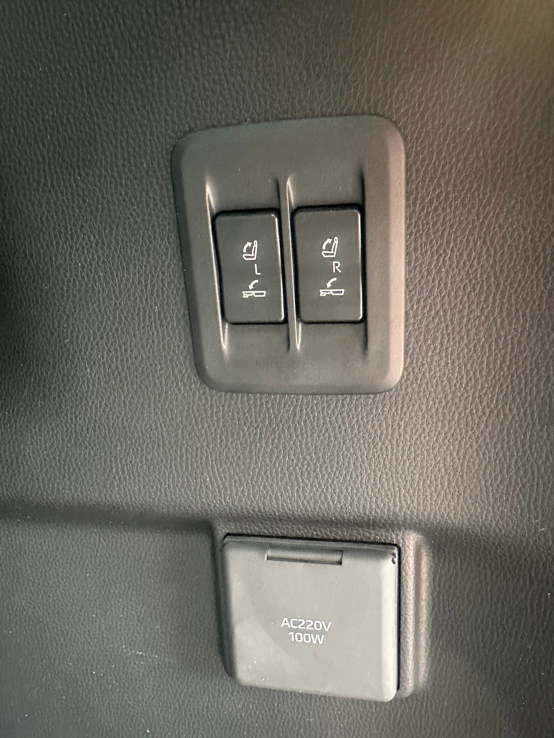 TOYOTA Land Cruiser 2.8TD First Edition-image-7