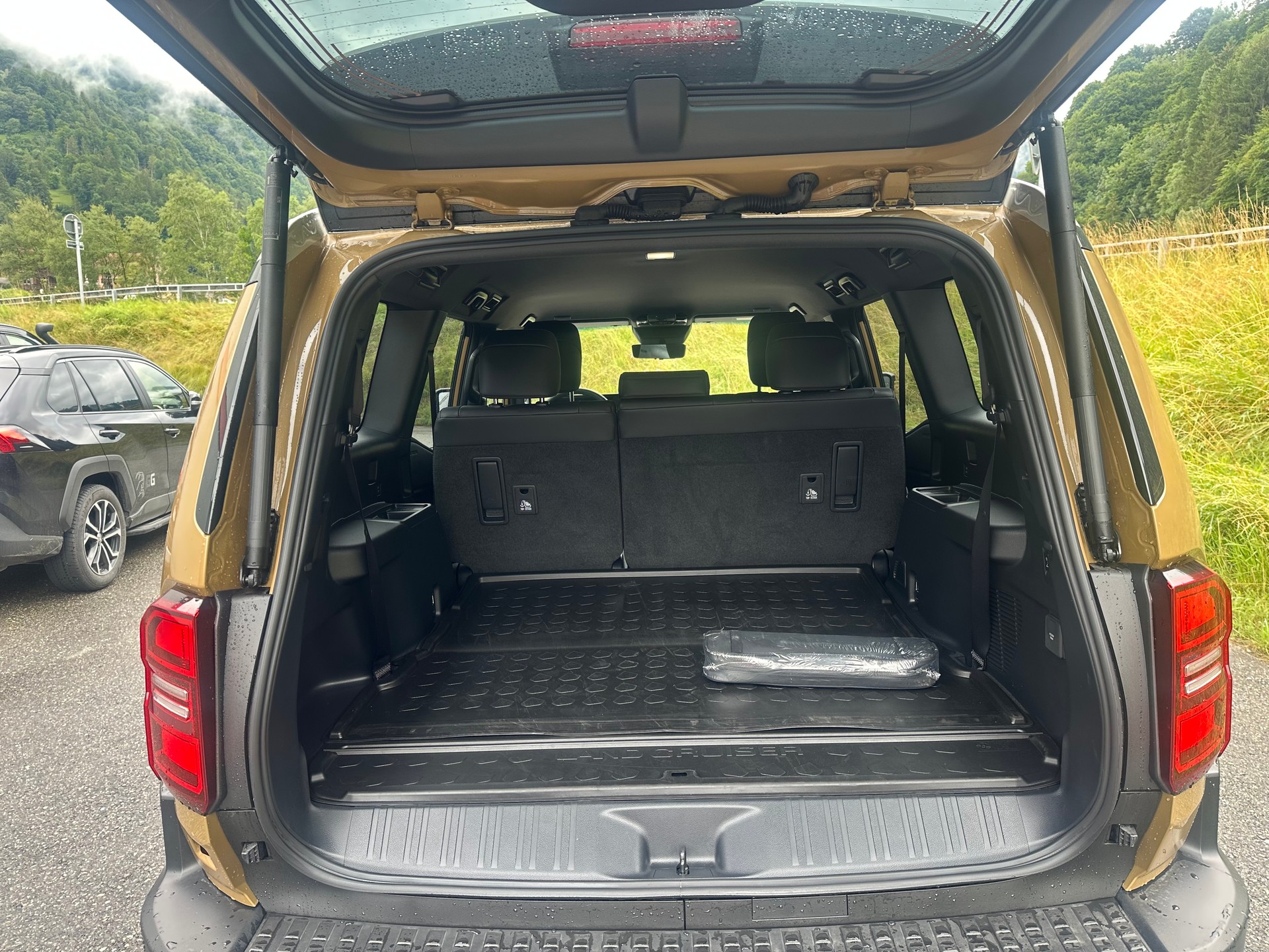 TOYOTA Land Cruiser 2.8TD First Edition-image-6