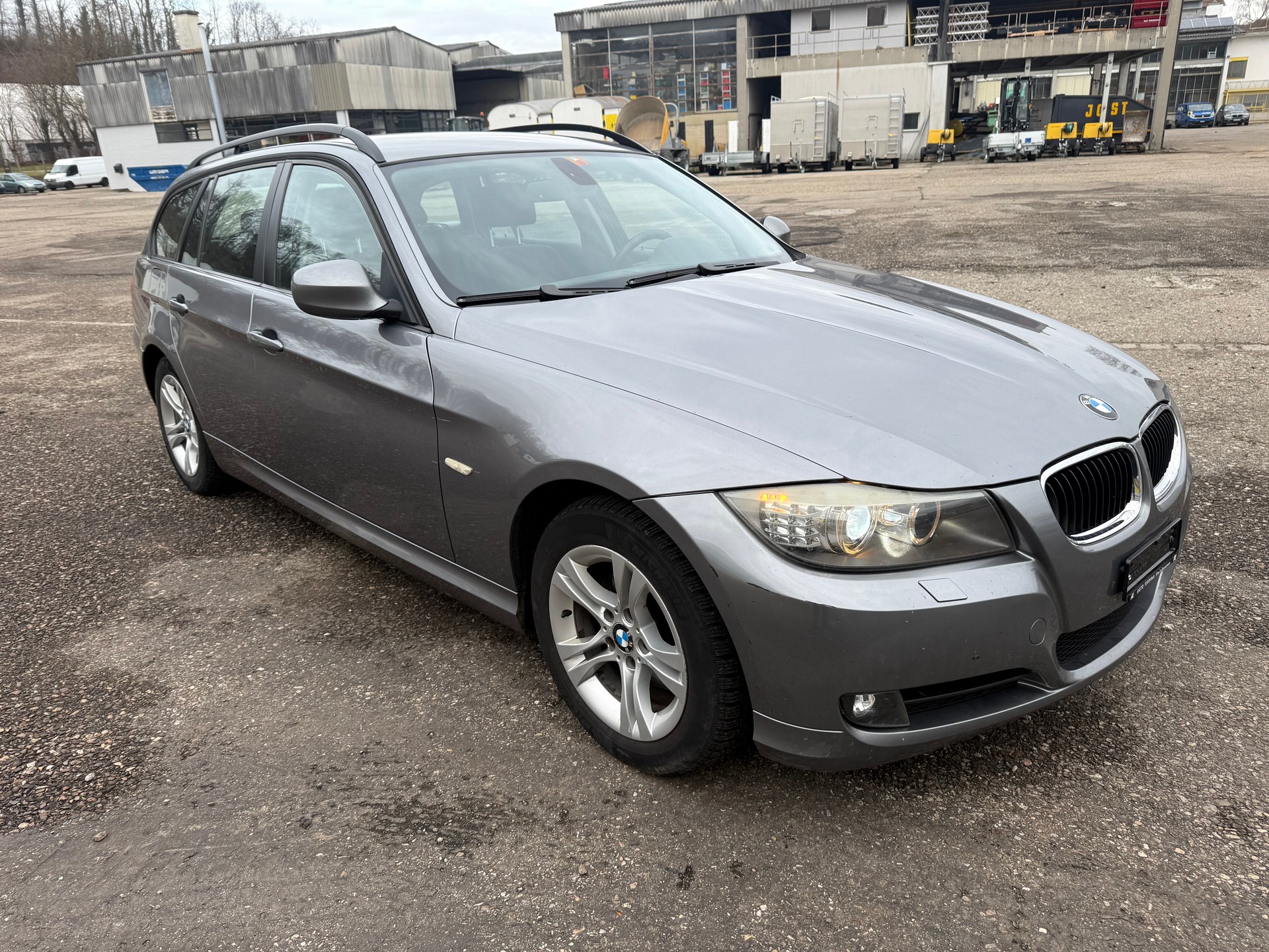 BMW 320d xDrive Touring Steptronic-image-4