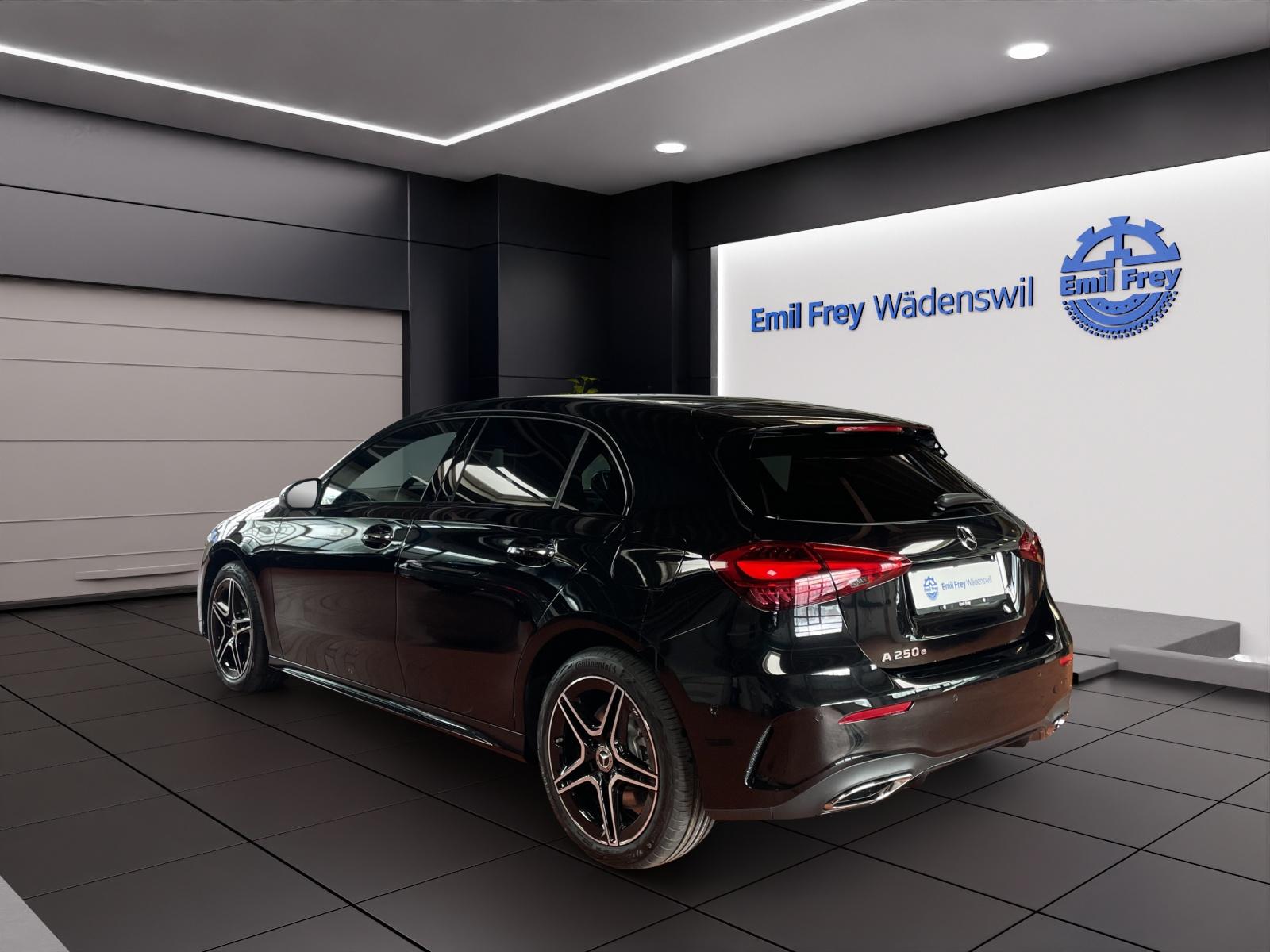 MERCEDES-BENZ A 250 e EQ Star AMG Line-image-2