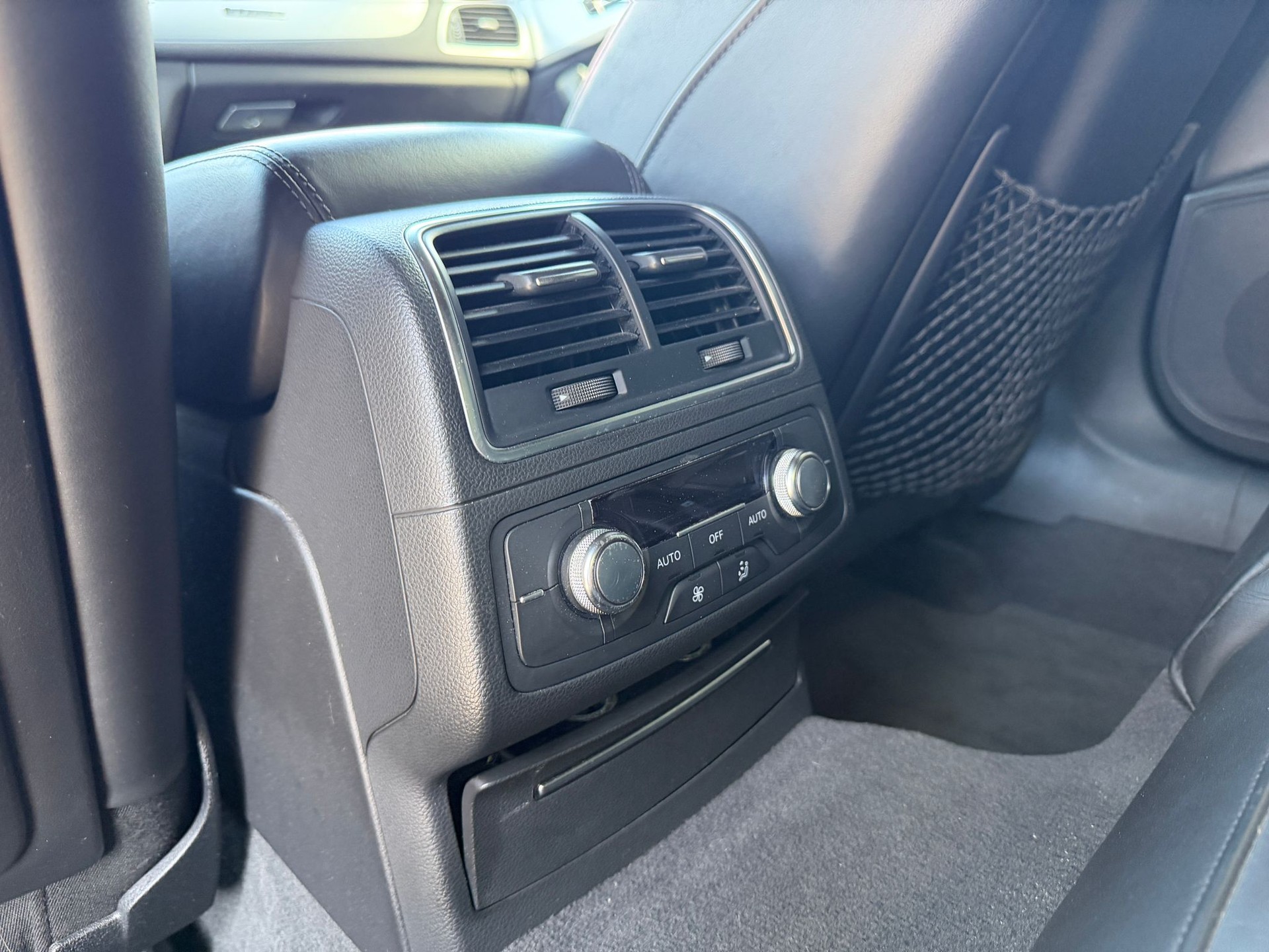 AUDI A6 Limousine 3.0 TDI V6 quattro S-tronic-image-25