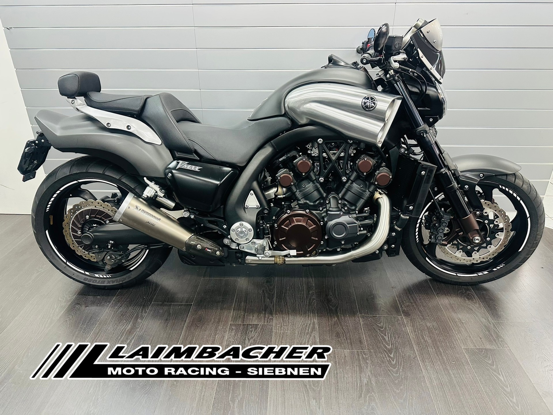 YAMAHA V-MAX 1700-showroom-element-2
