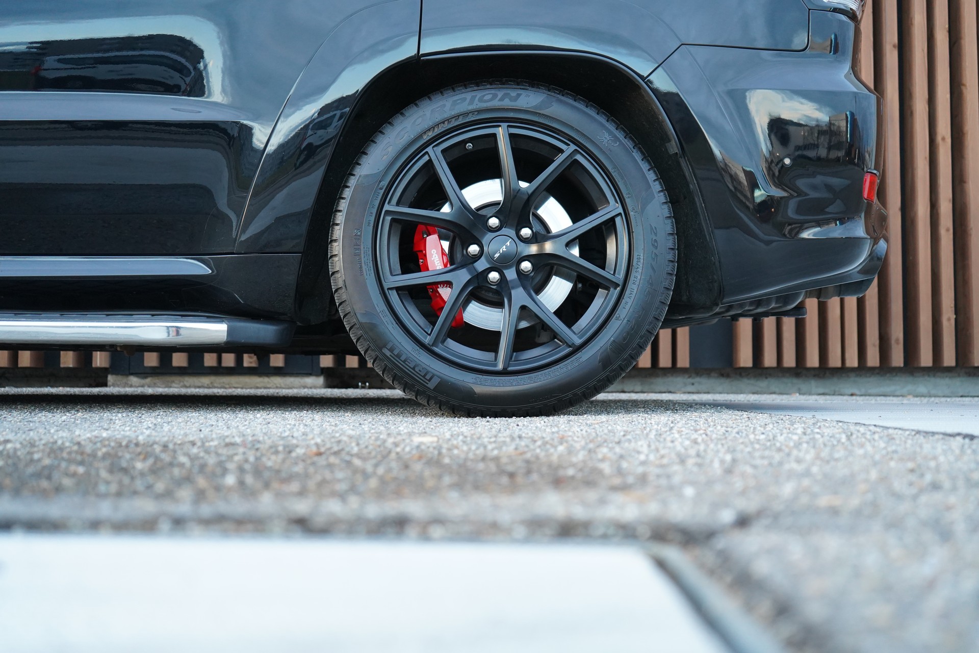 JEEP GRAND CHEROKEE 6.4 V8 HEMI BLACK SRT8 AUTOMATIC l 468 PS-image-20
