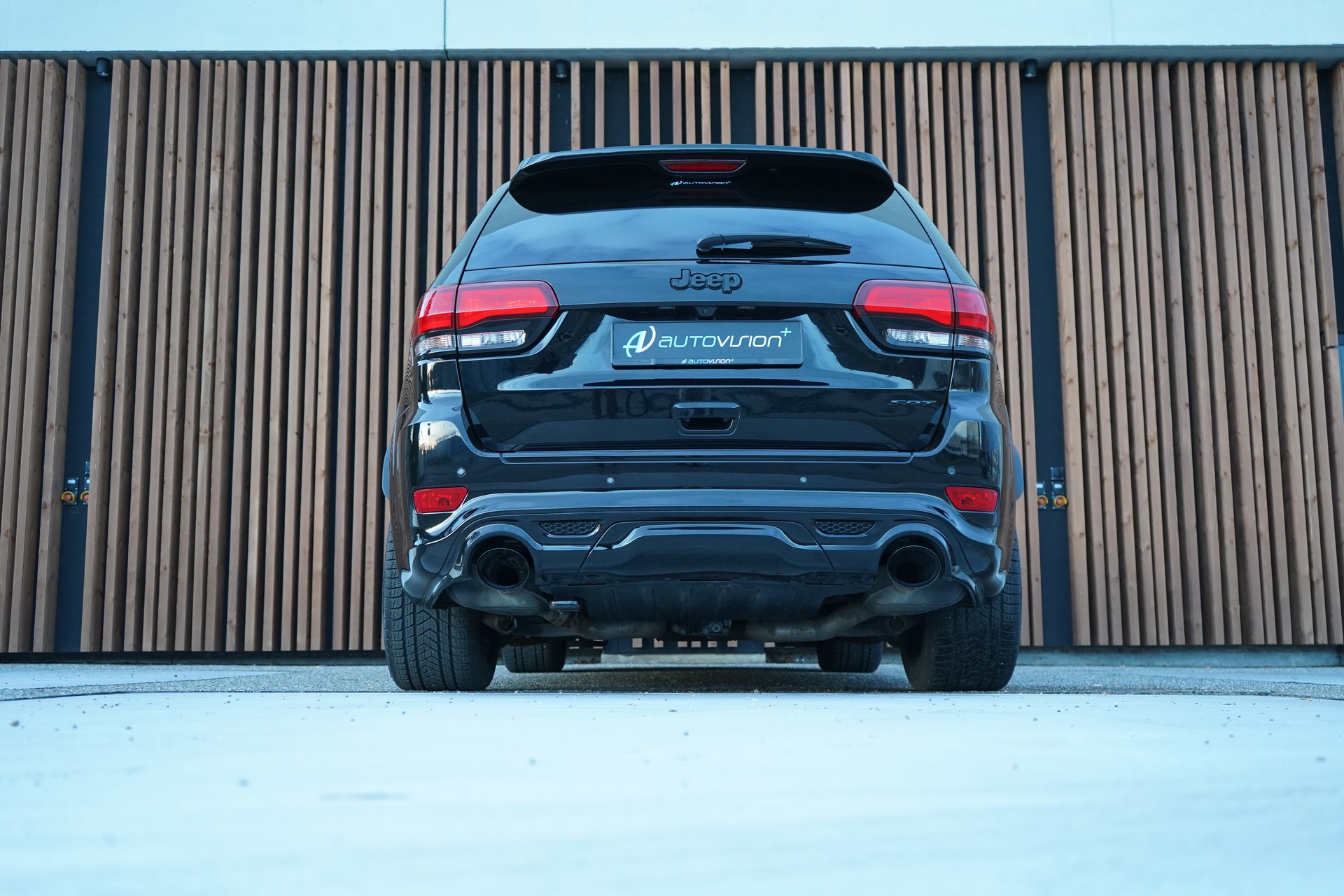 JEEP GRAND CHEROKEE 6.4 V8 HEMI BLACK SRT8 AUTOMATIC l 468 PS-image-18