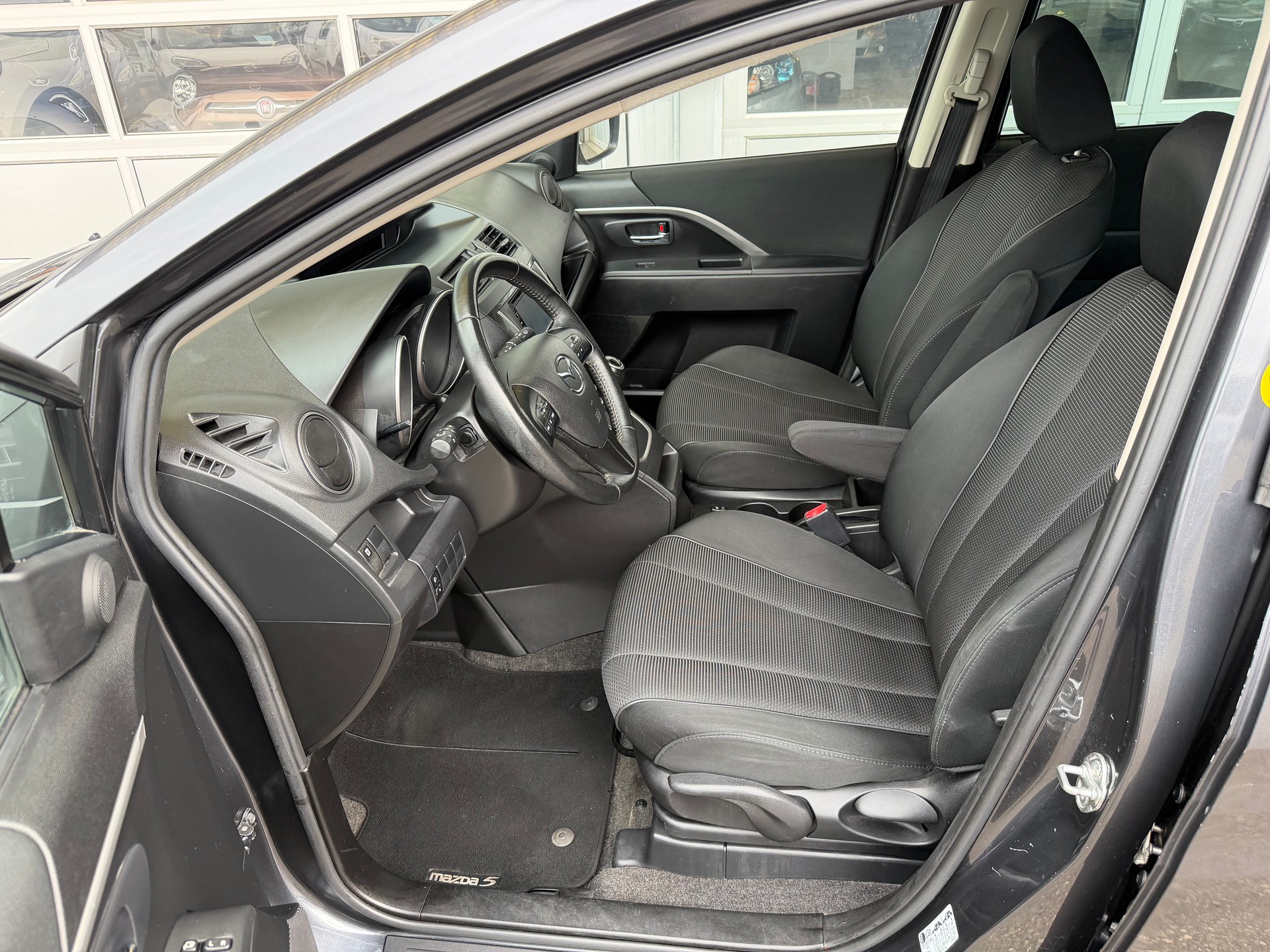MAZDA 5 2.0 16V Voila ma Suisse Edition+ Activematic-image-7