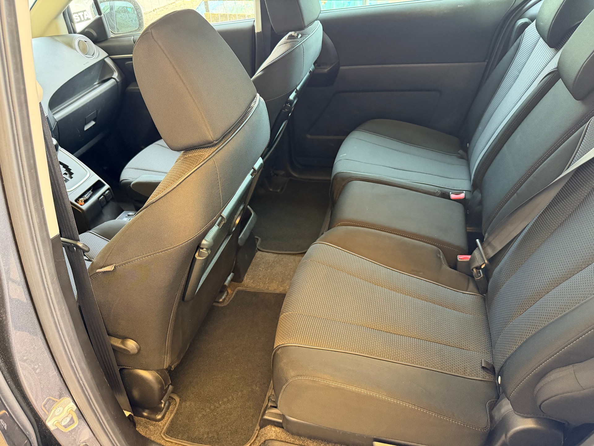 MAZDA 5 2.0 16V Voila ma Suisse Edition+ Activematic-image-13