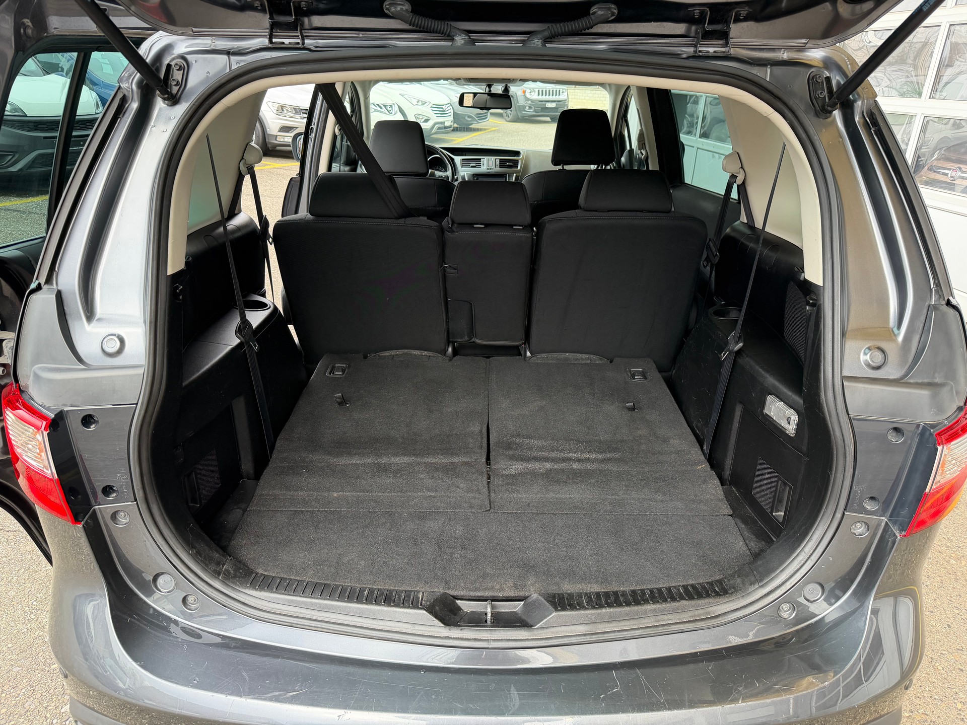 MAZDA 5 2.0 16V Voila ma Suisse Edition+ Activematic-image-15