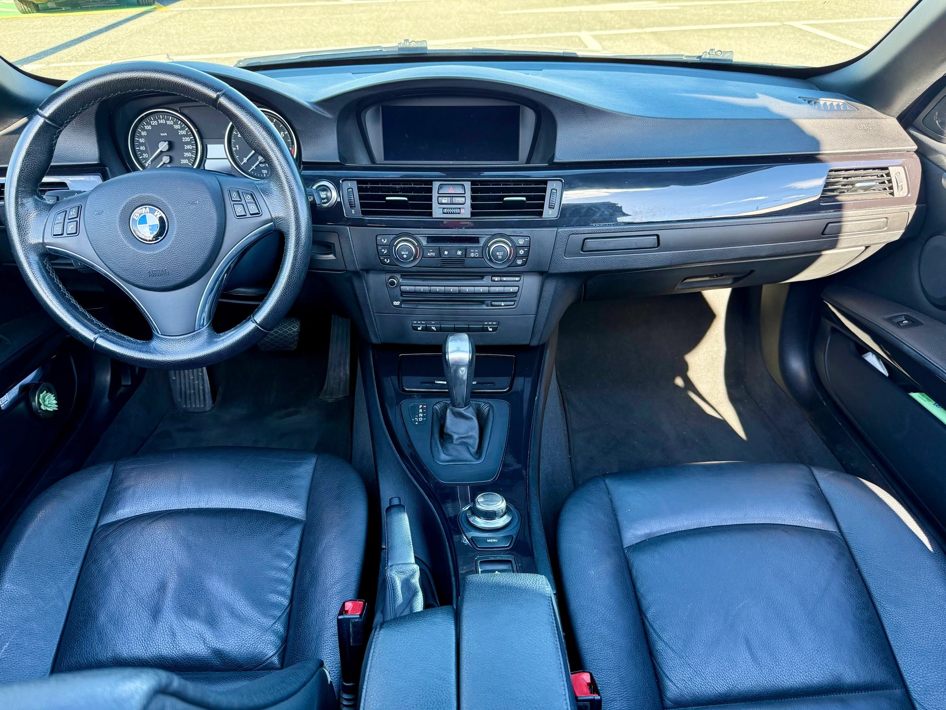 SEAT BMW 330i Cabriolet-image-2