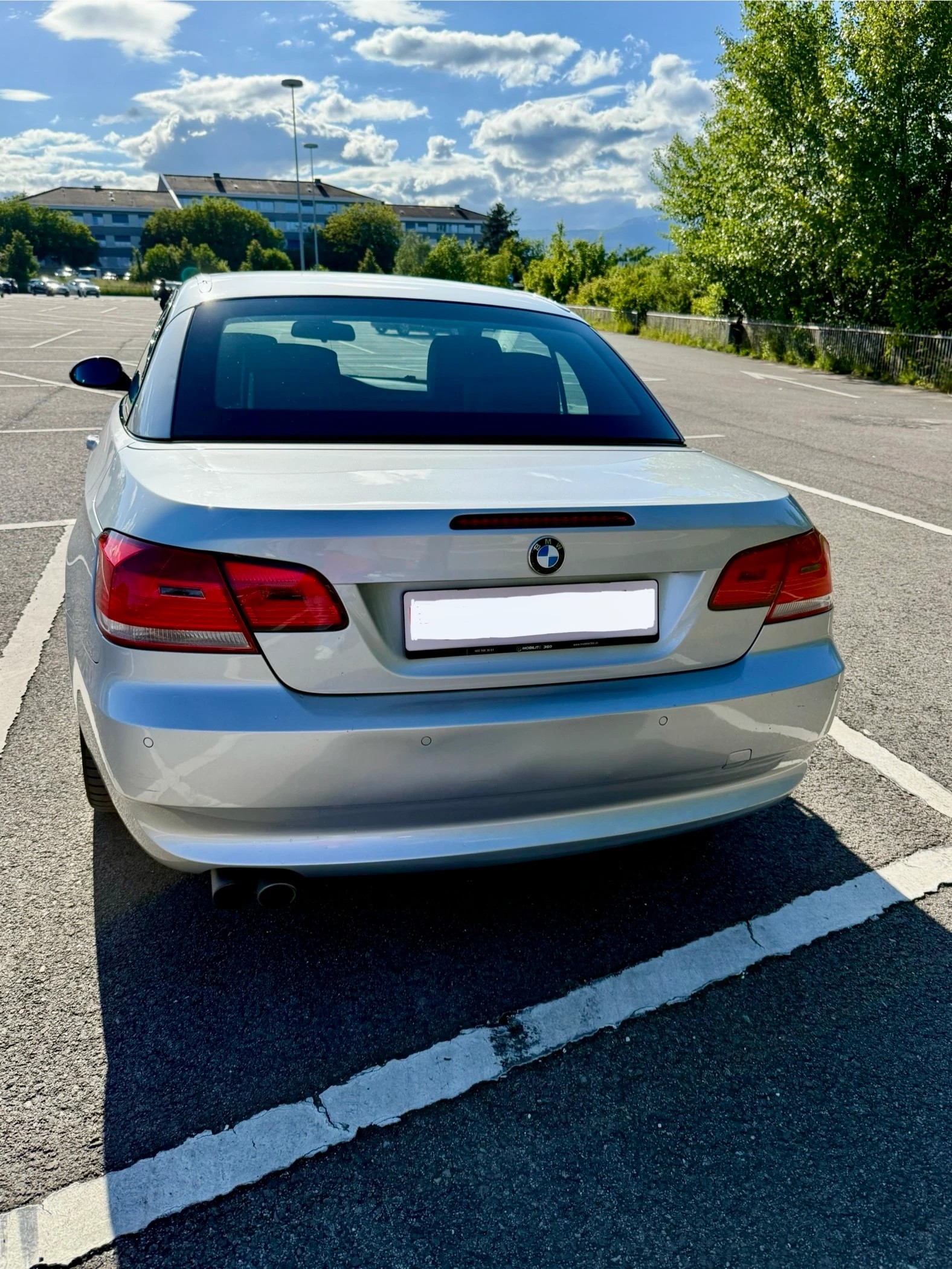 SEAT BMW 330i Cabriolet-image-3