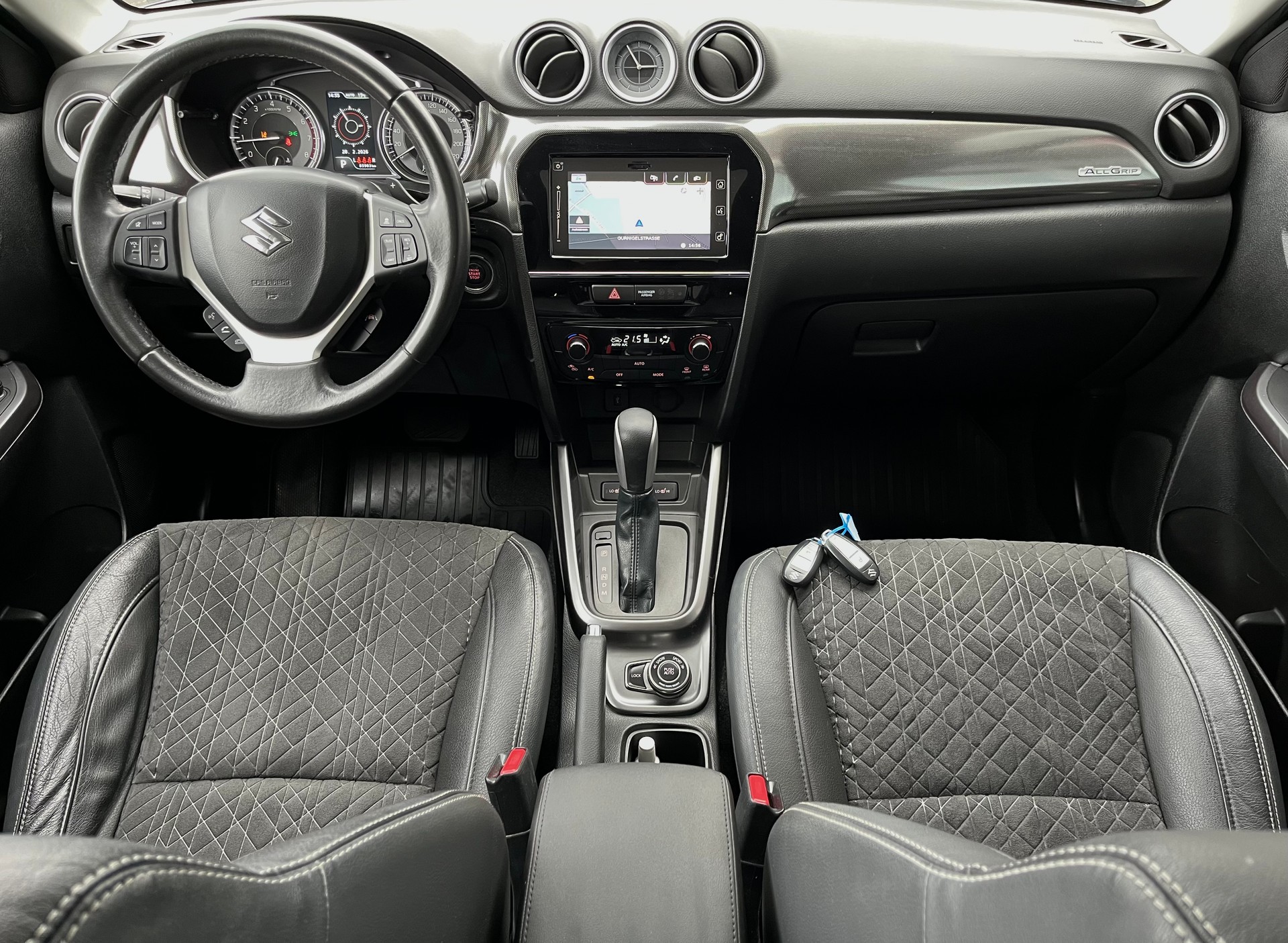 SUZUKI Vitara 1.4 Boosterjet Compact Top Automatic-image-9