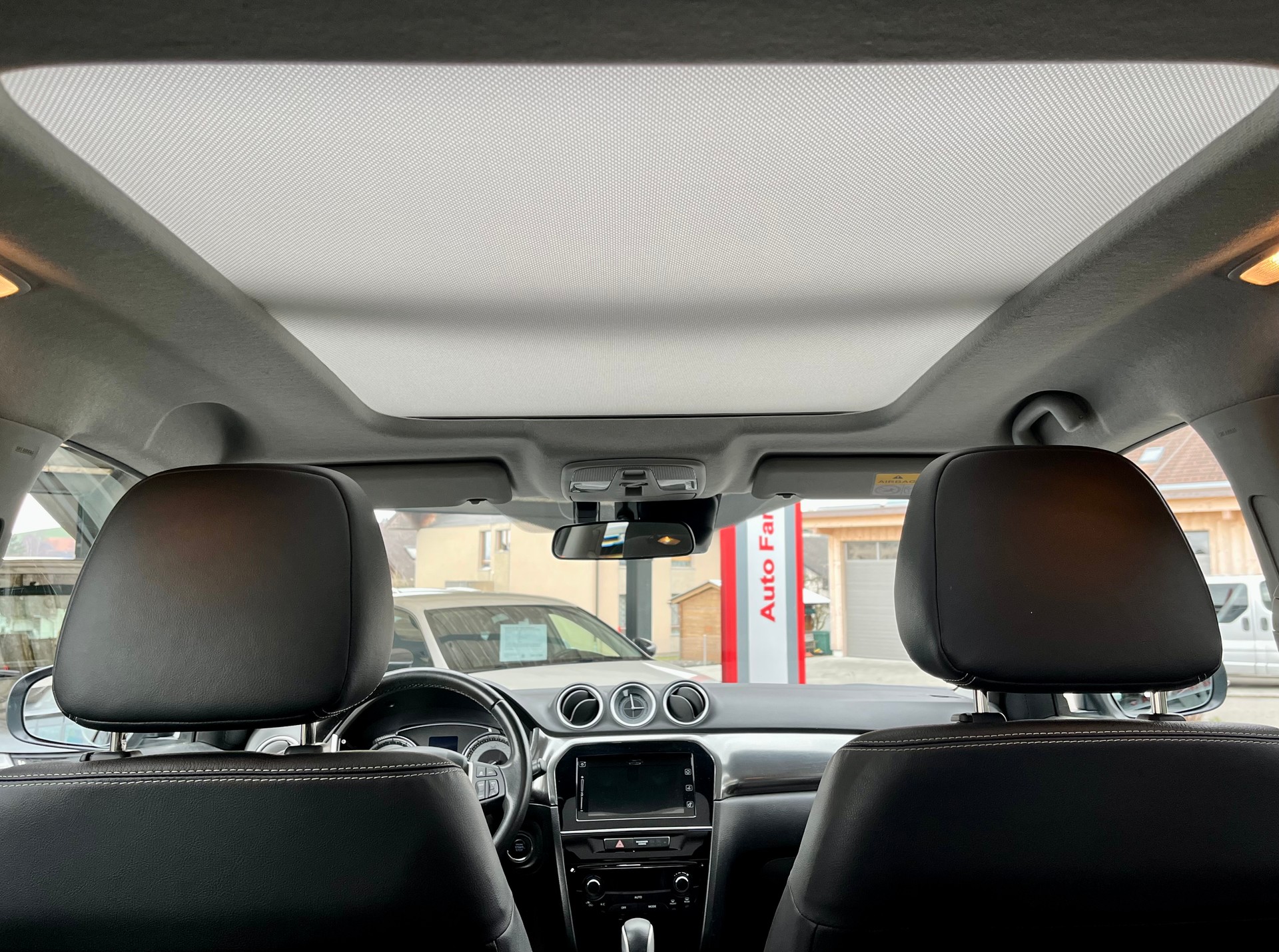 SUZUKI Vitara 1.4 Boosterjet Compact Top Automatic-image-10