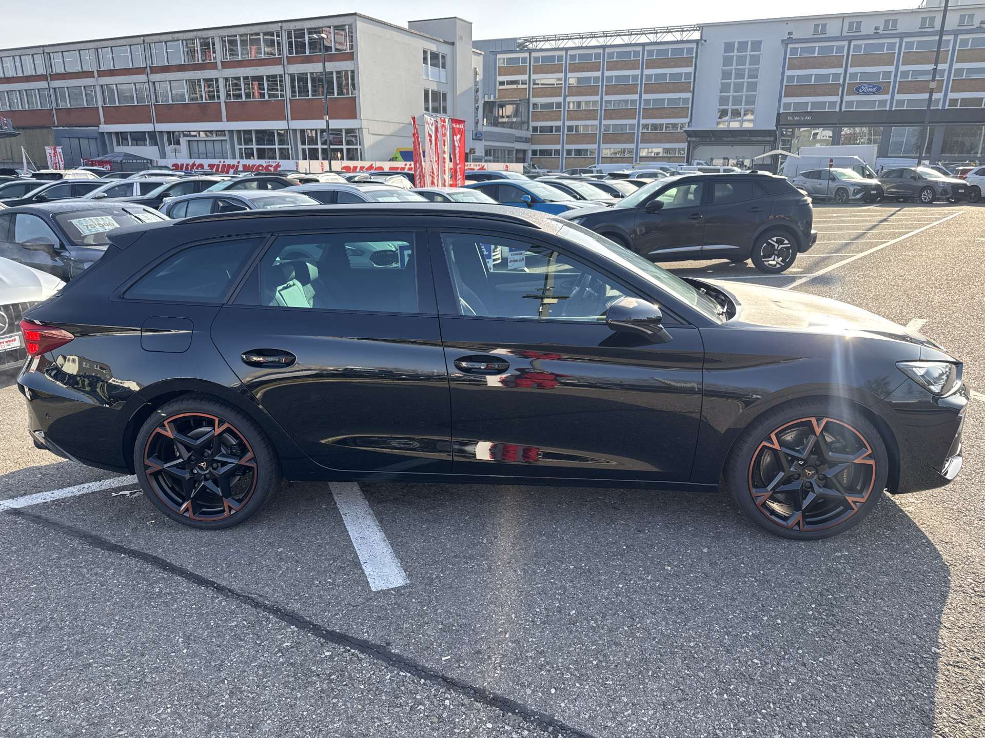 CUPRA LEON ST 2.0 TSi VZ 4Drive 333PS DSG-Automat-image-9