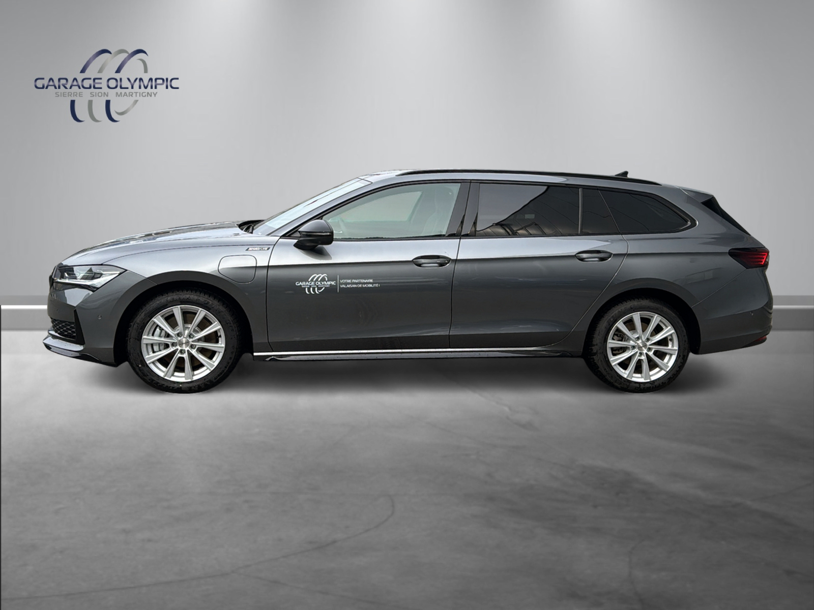 SKODA Superb Sportline IV hybride-image-2
