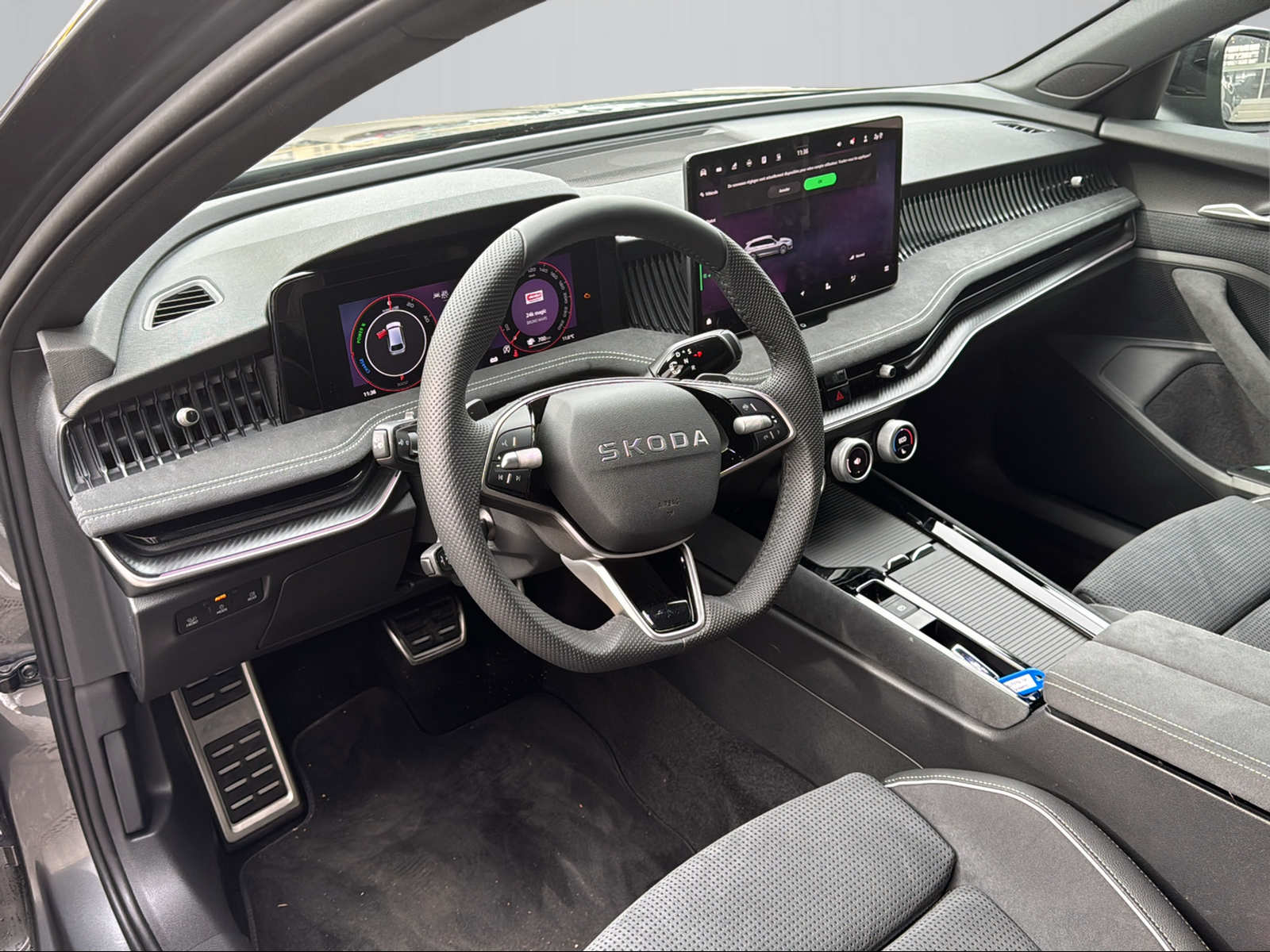 SKODA Superb Sportline IV hybride-image-7