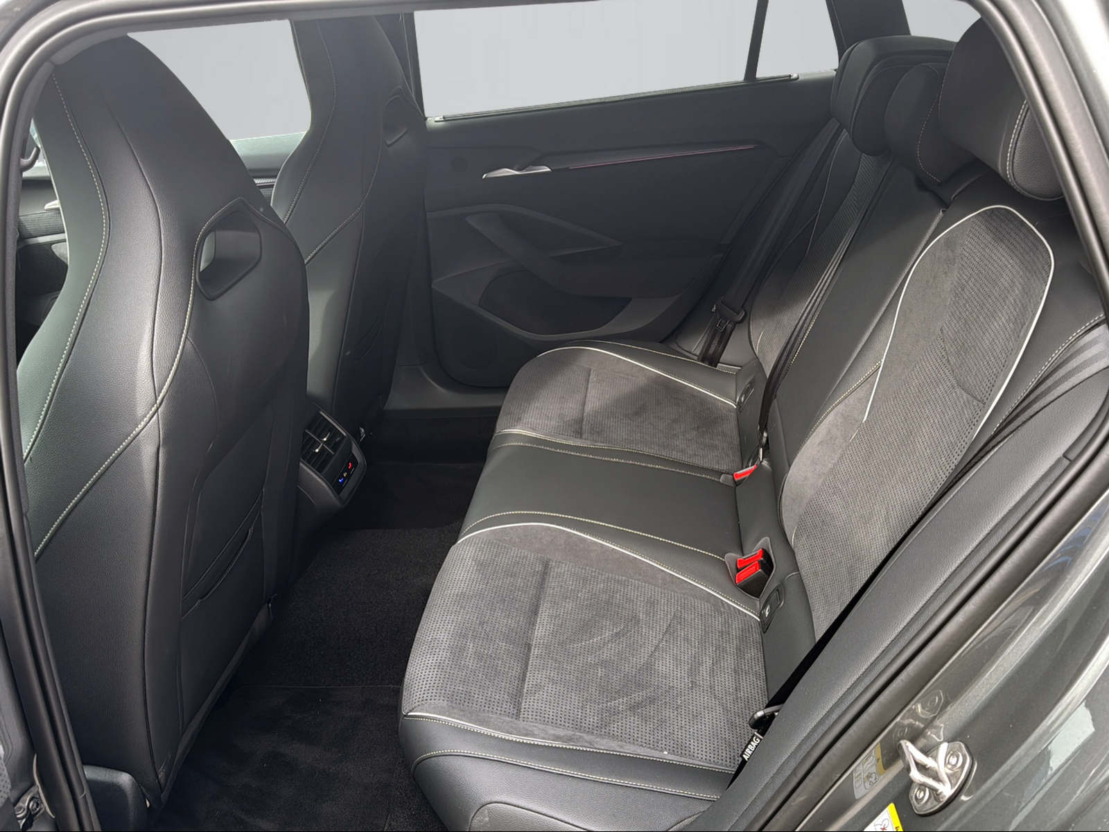 SKODA Superb Sportline IV hybride-image-9