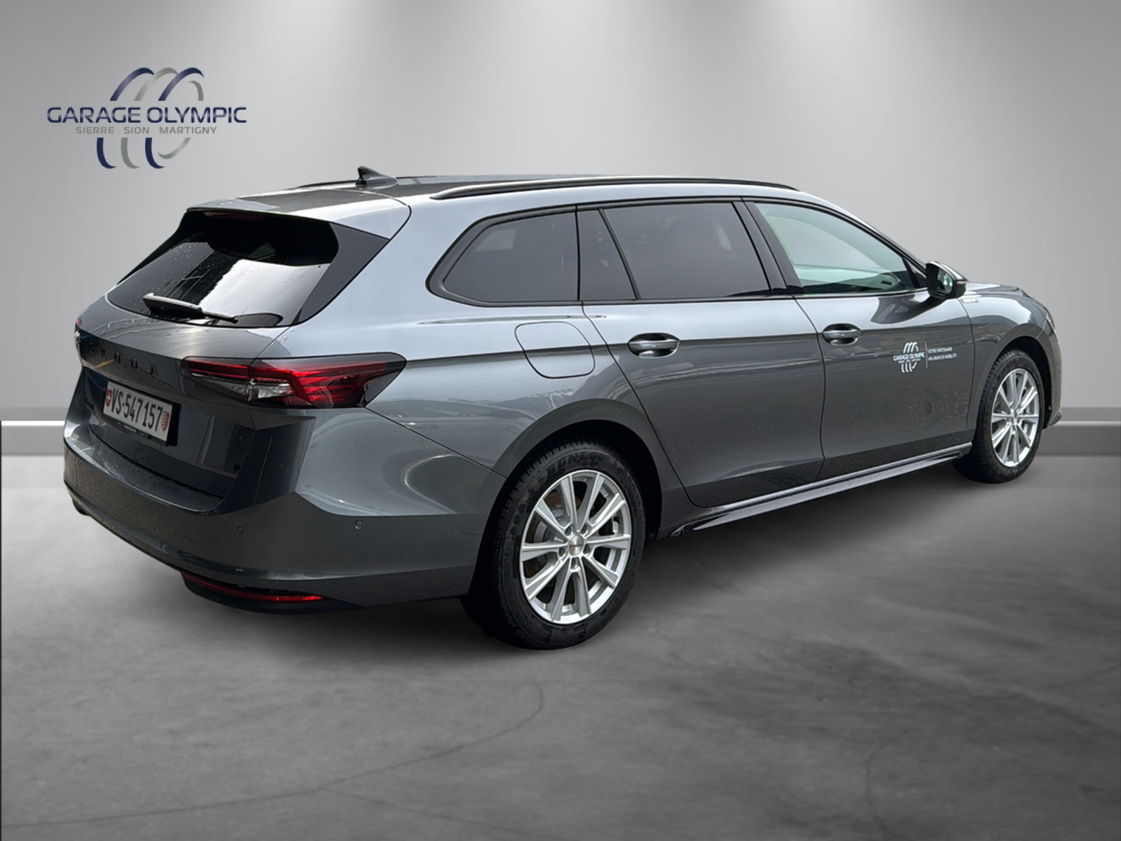 SKODA Superb Sportline IV hybride-image-11