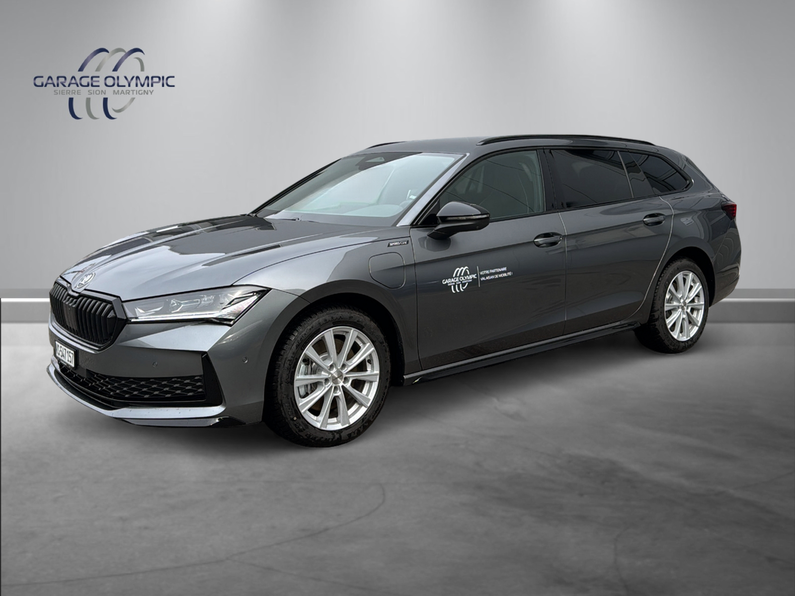 SKODA Superb Sportline IV hybride-image-0
