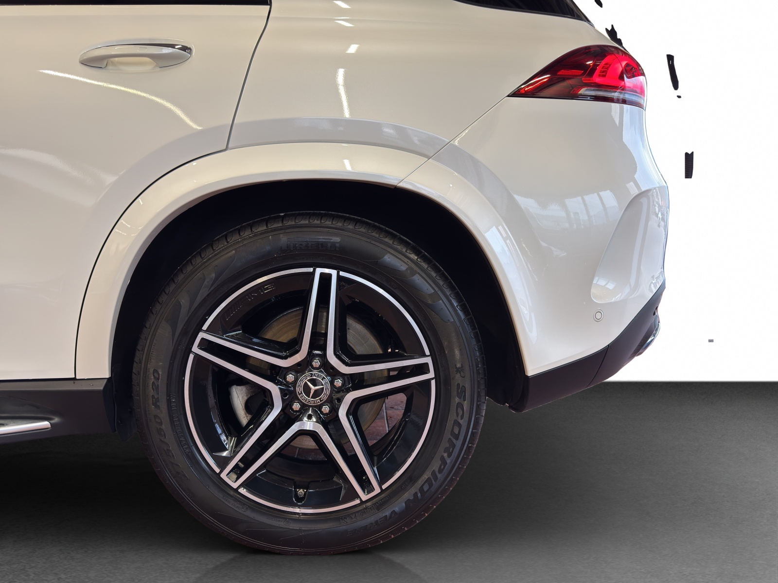 MERCEDES-BENZ GLE 450 AMG Line 4Matic-image-22