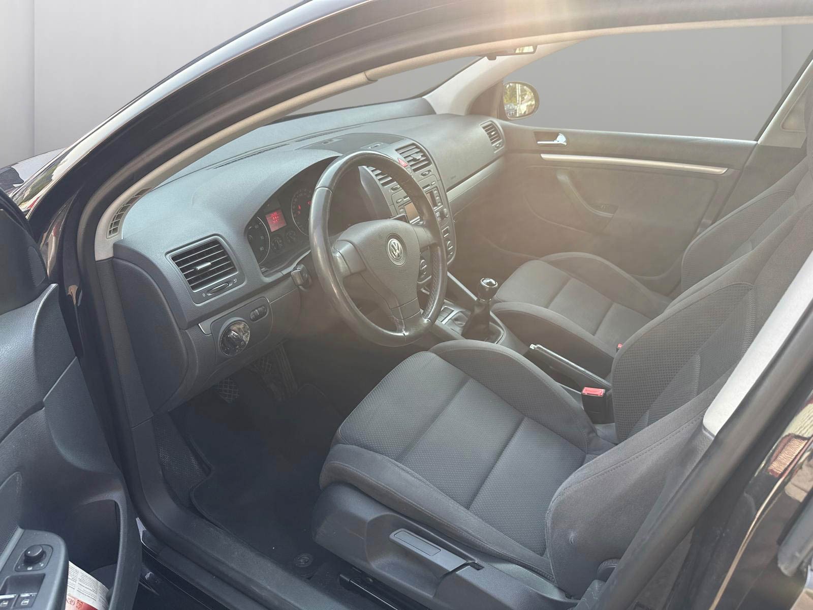 VW Golf 2.0 FSI Comfortline-image-7