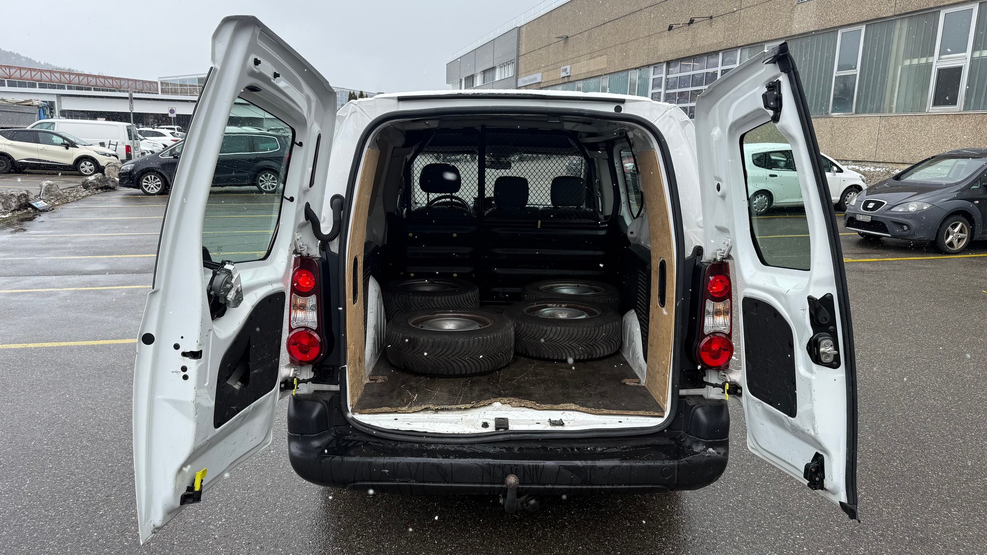 CITROEN Berlingo 1.6 BlueHDi 100 S&S Business-image-6
