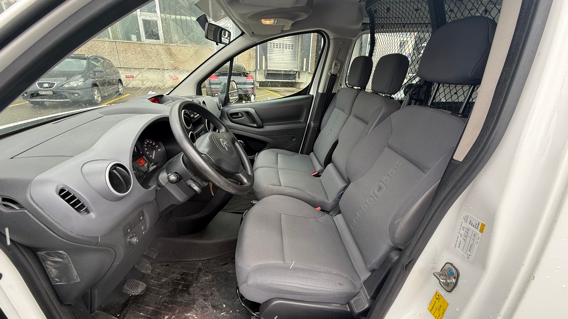 CITROEN Berlingo 1.6 BlueHDi 100 S&S Business-image-9