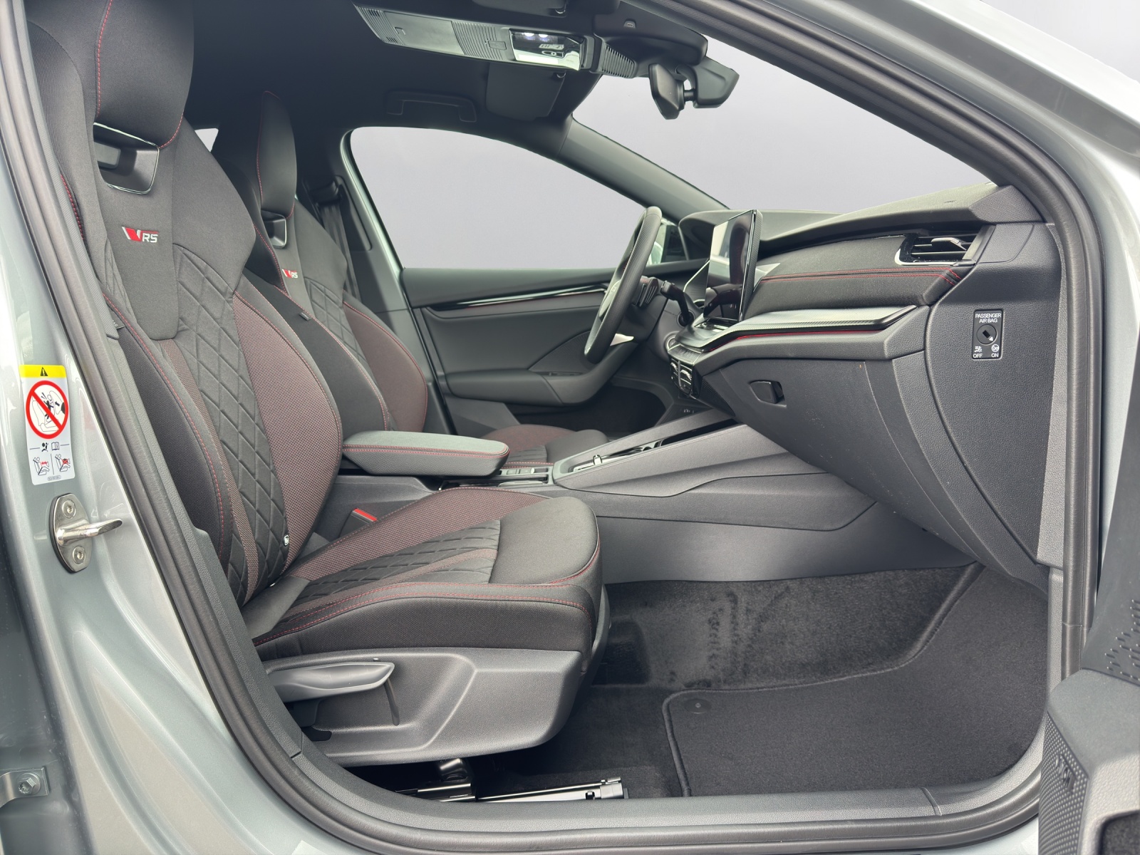 SKODA Octavia Combi 2.0 TSI DSG RS-image-13