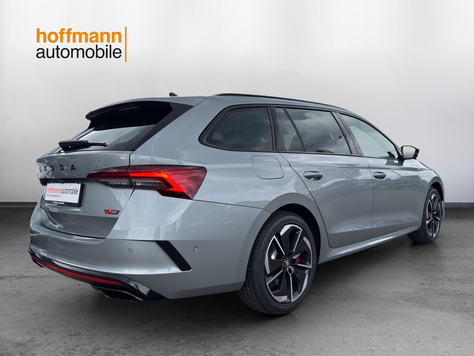 SKODA Octavia Combi 2.0 TSI DSG RS-image-3