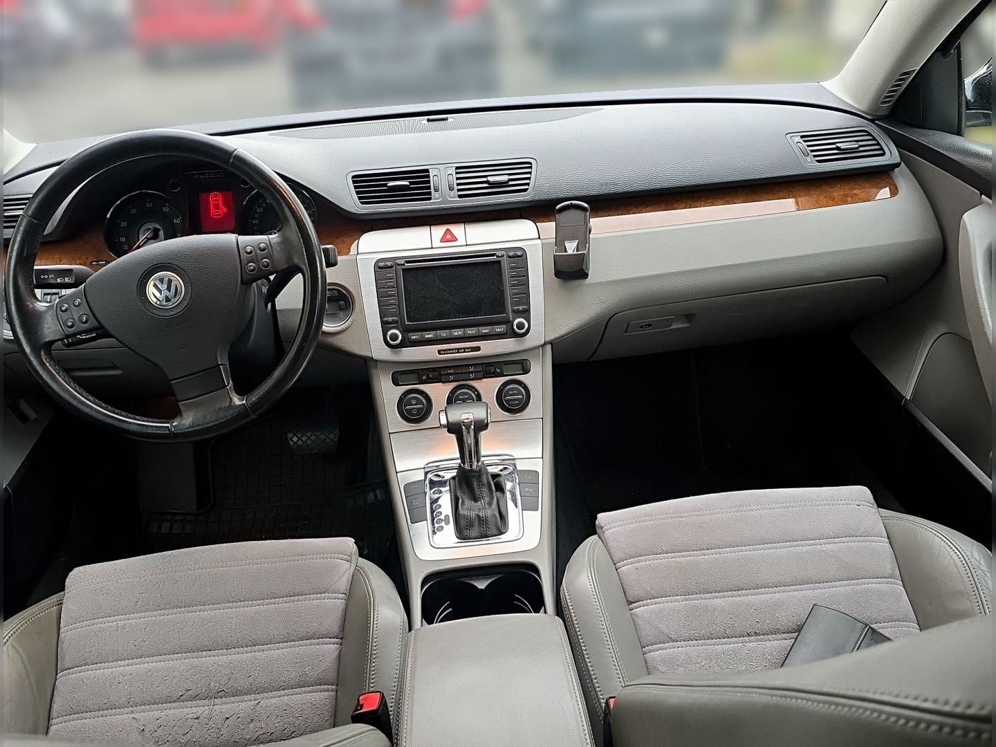 VW Passat 3.2 V6 FSI Sportline 4Motion-image-7