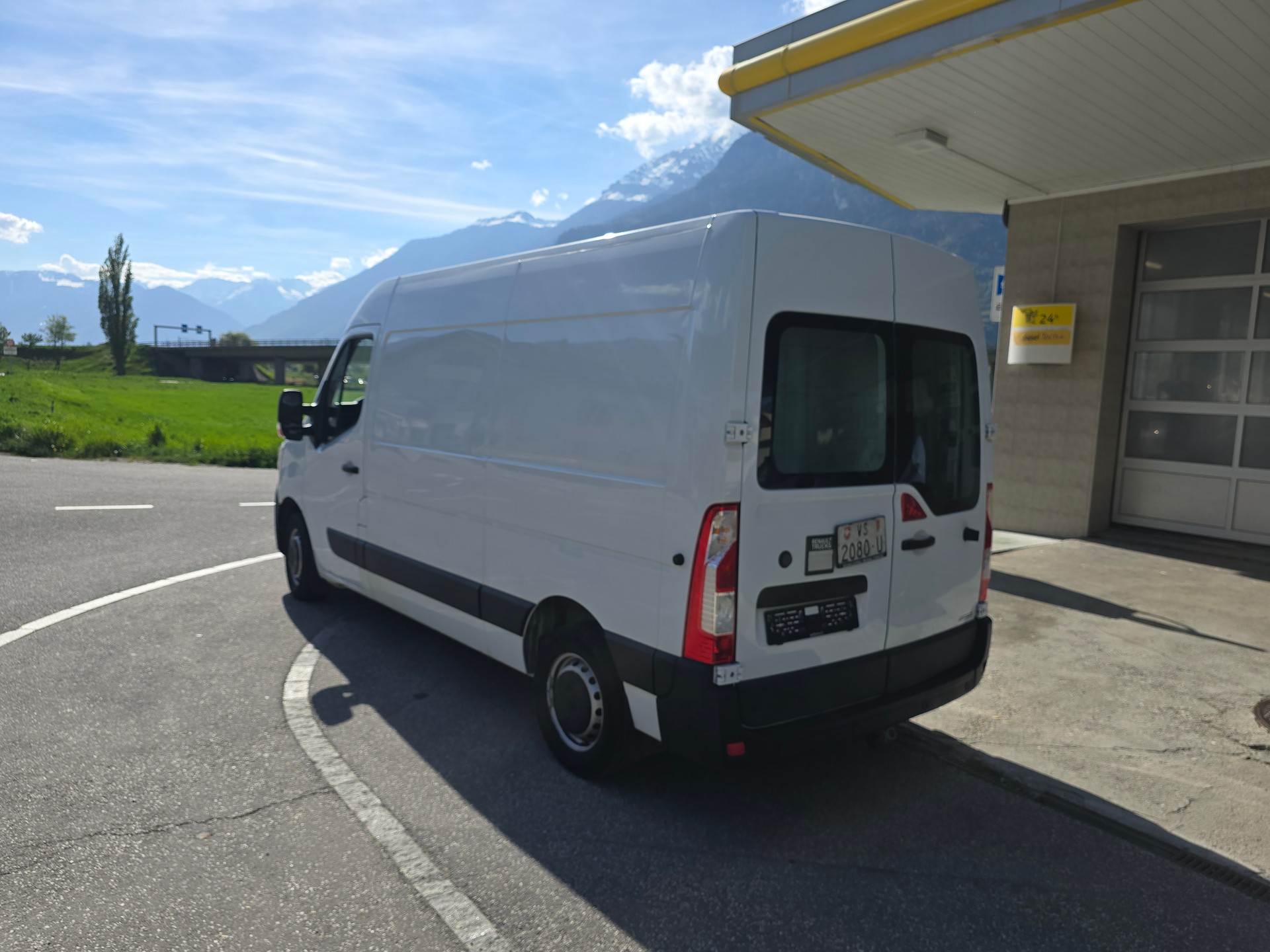 RENAULT Master T35 ENERGY 2.3dCi 150 L1H1-image-1