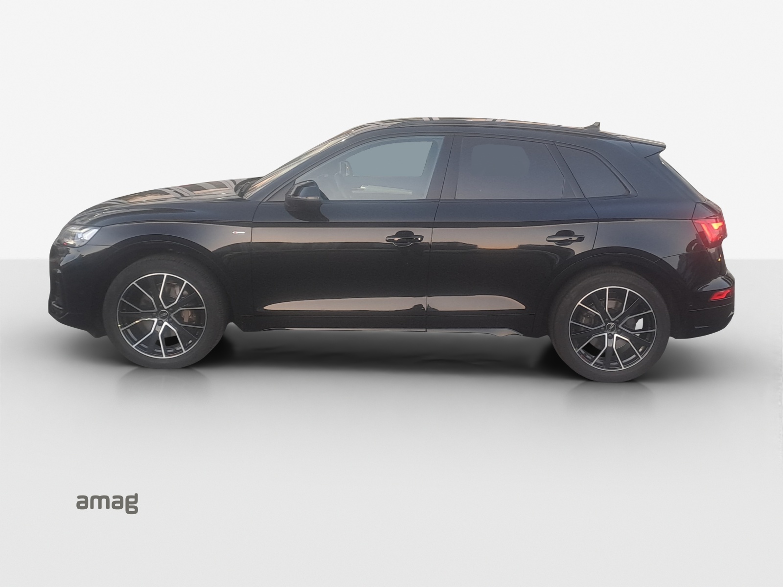 AUDI Q5 40 TDI Black Edition quattro S-tronic-image-1