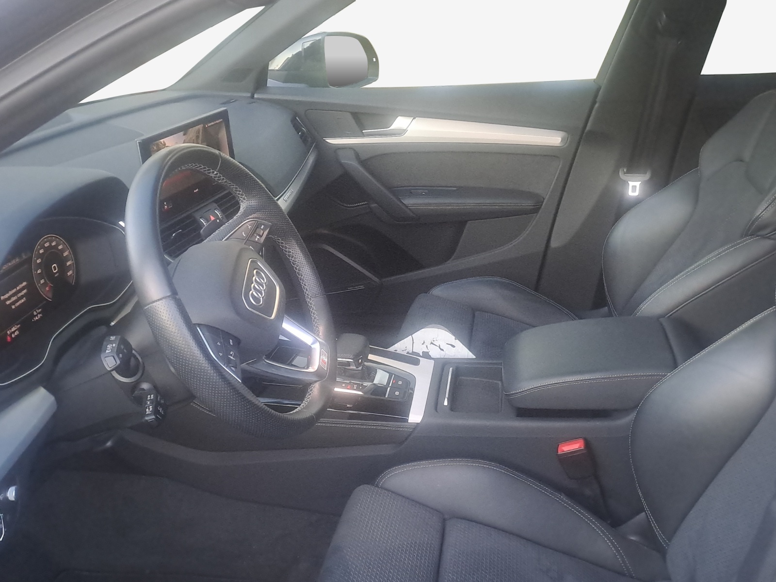 AUDI Q5 40 TDI Black Edition quattro S-tronic-image-7