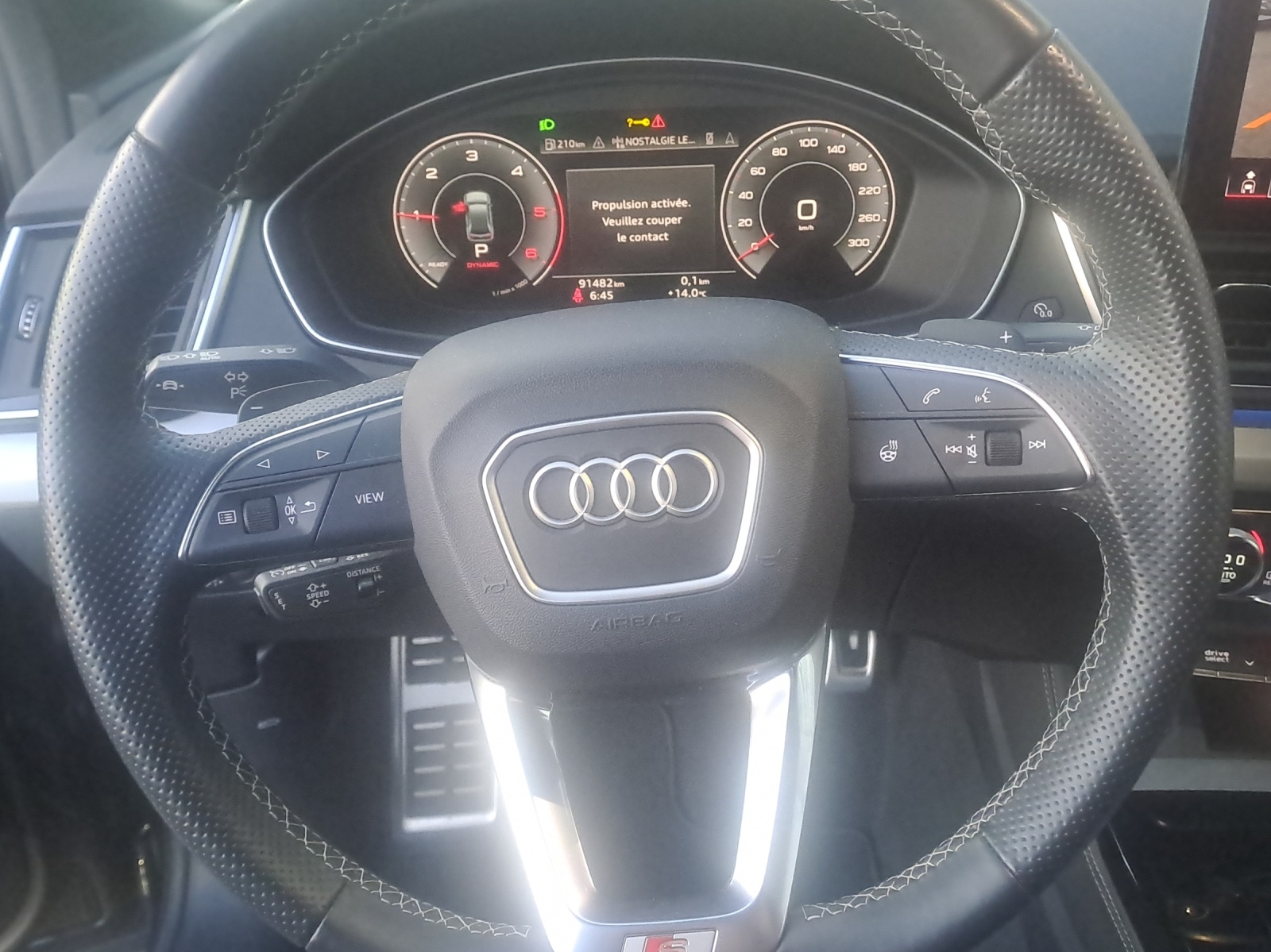 AUDI Q5 40 TDI Black Edition quattro S-tronic-image-9