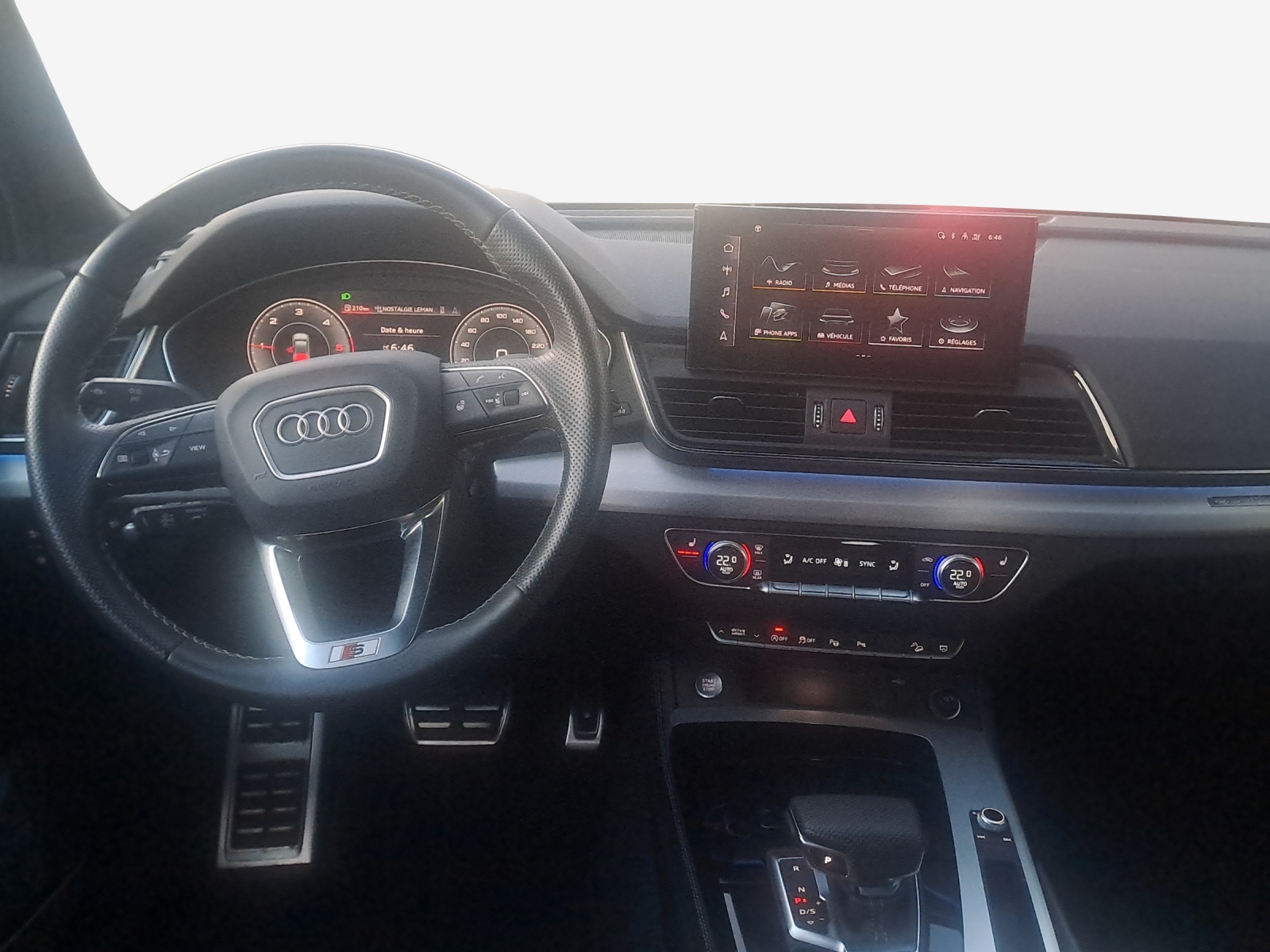 AUDI Q5 40 TDI Black Edition quattro S-tronic-image-8