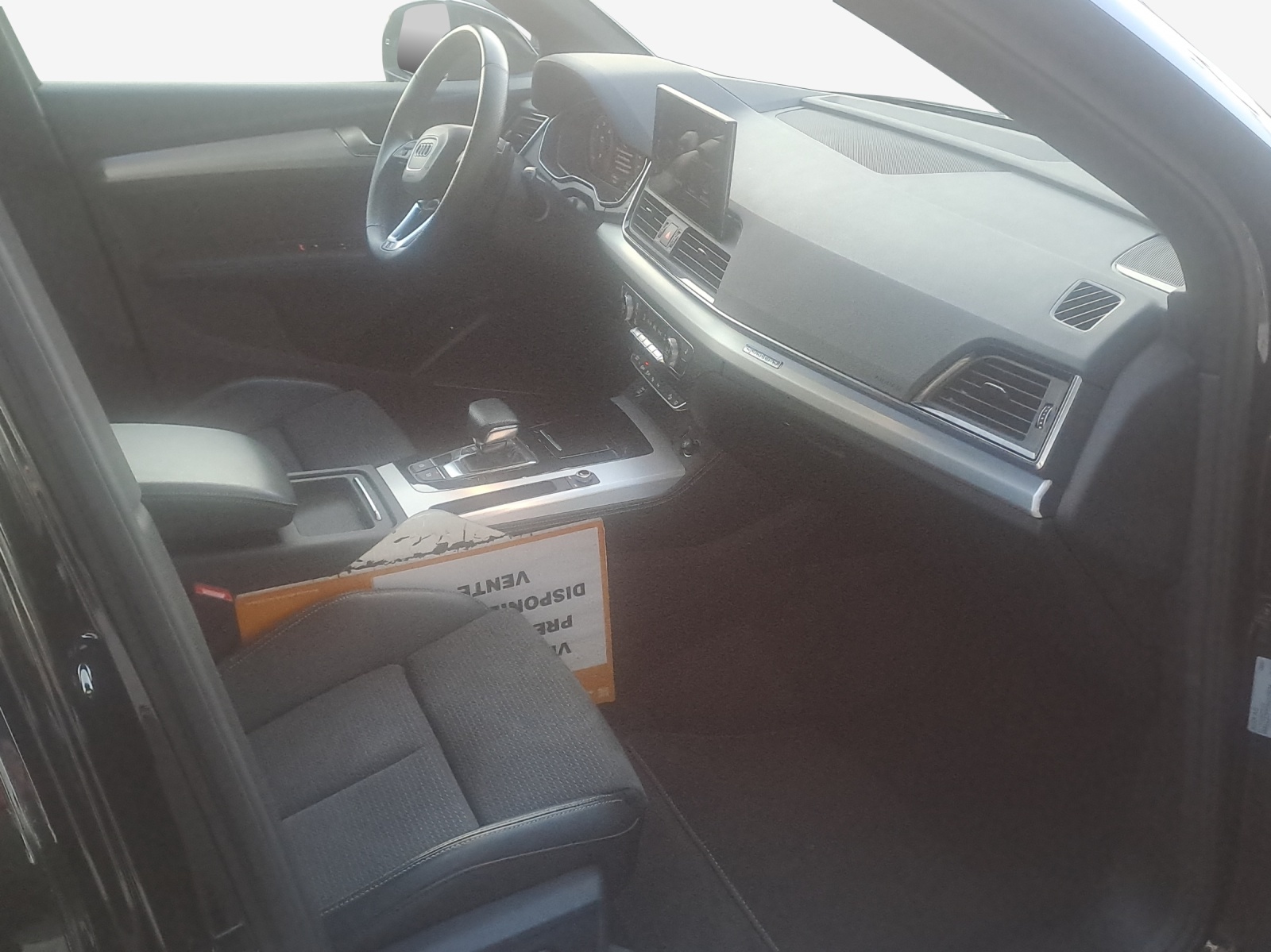 AUDI Q5 40 TDI Black Edition quattro S-tronic-image-13