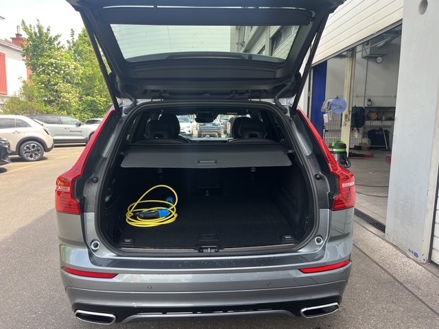 VOLVO XC60 2.0 T8 TE R-Design eAWD-image-5