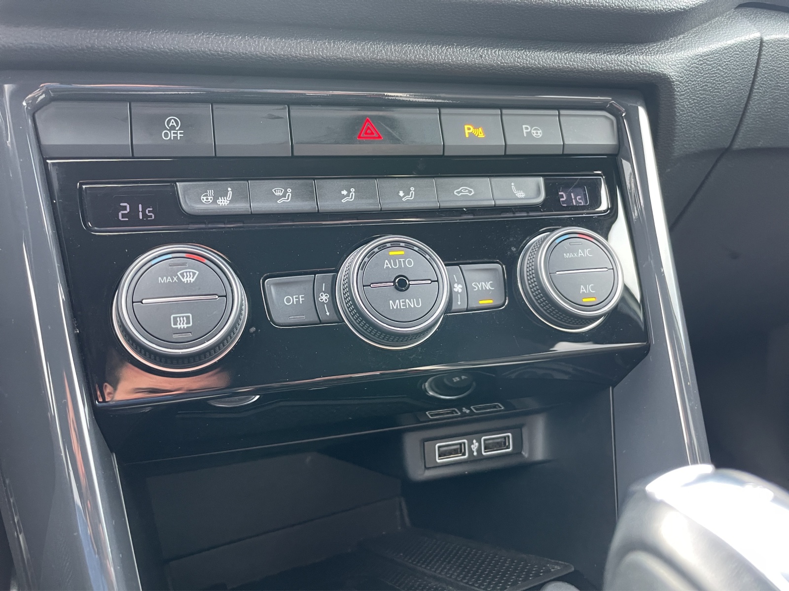VW T-Roc 2.0 TDI SCR Sport DSG 4Motion-image-15