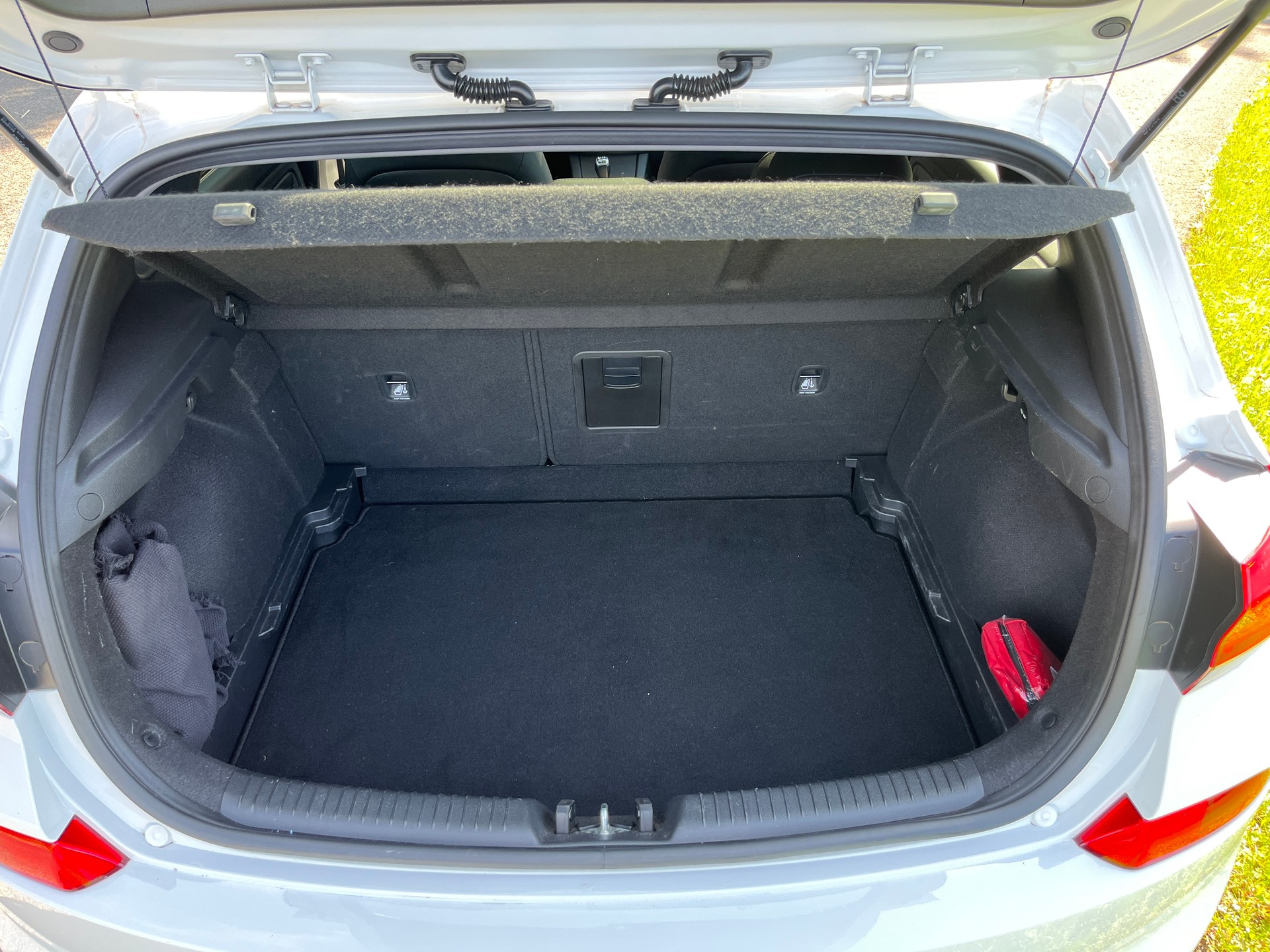 HYUNDAI i30 1.4 T-GDi Launch Plus-image-5