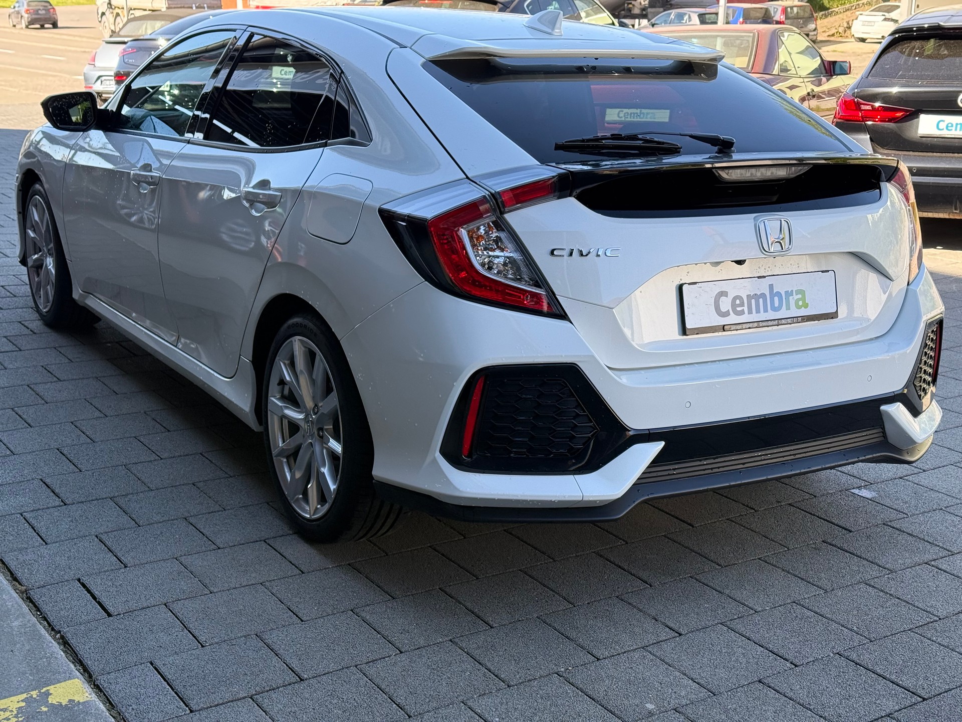 HONDA Civic 1.0 VTEC Elegance-image-2