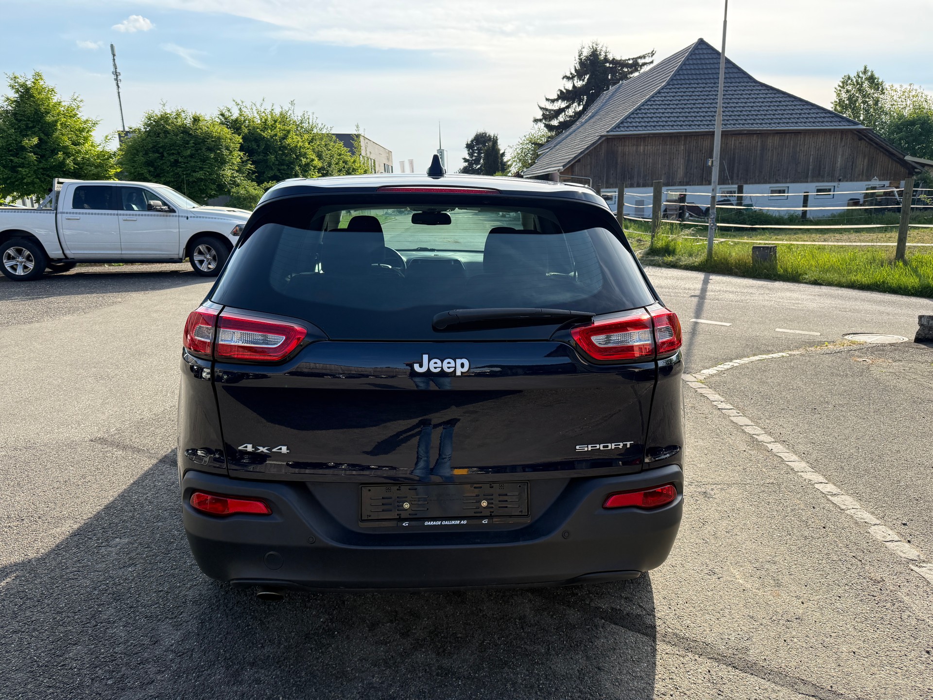 JEEP CHEROKEE 2.4i Sport AWD 9ATX-showroom-element-3