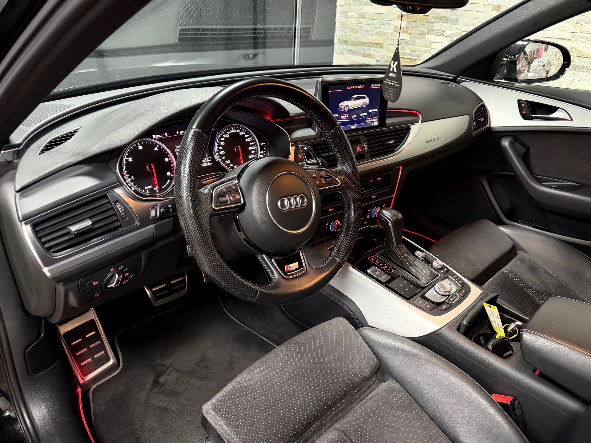 AUDI A6 Avant 3.0 TDI V6 quattro S-tronic-image-14