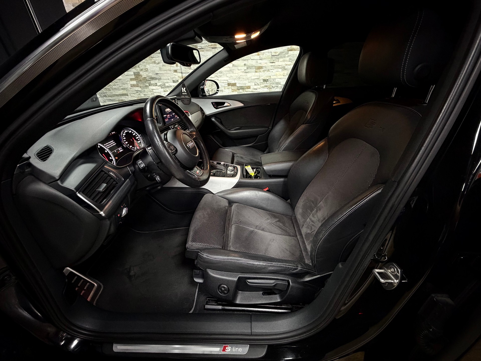 AUDI A6 Avant 3.0 TDI V6 quattro S-tronic-image-13