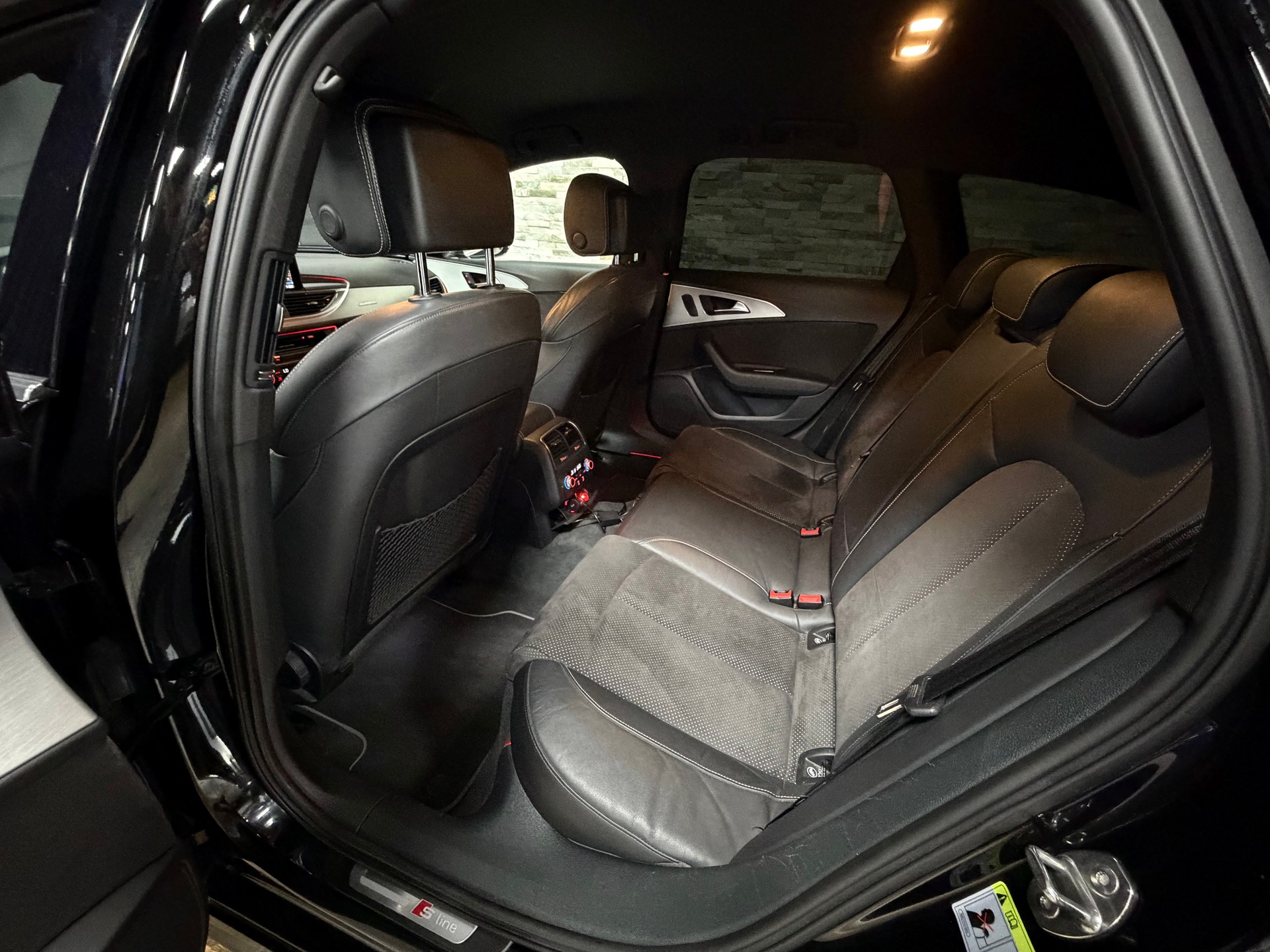 AUDI A6 Avant 3.0 TDI V6 quattro S-tronic-image-23