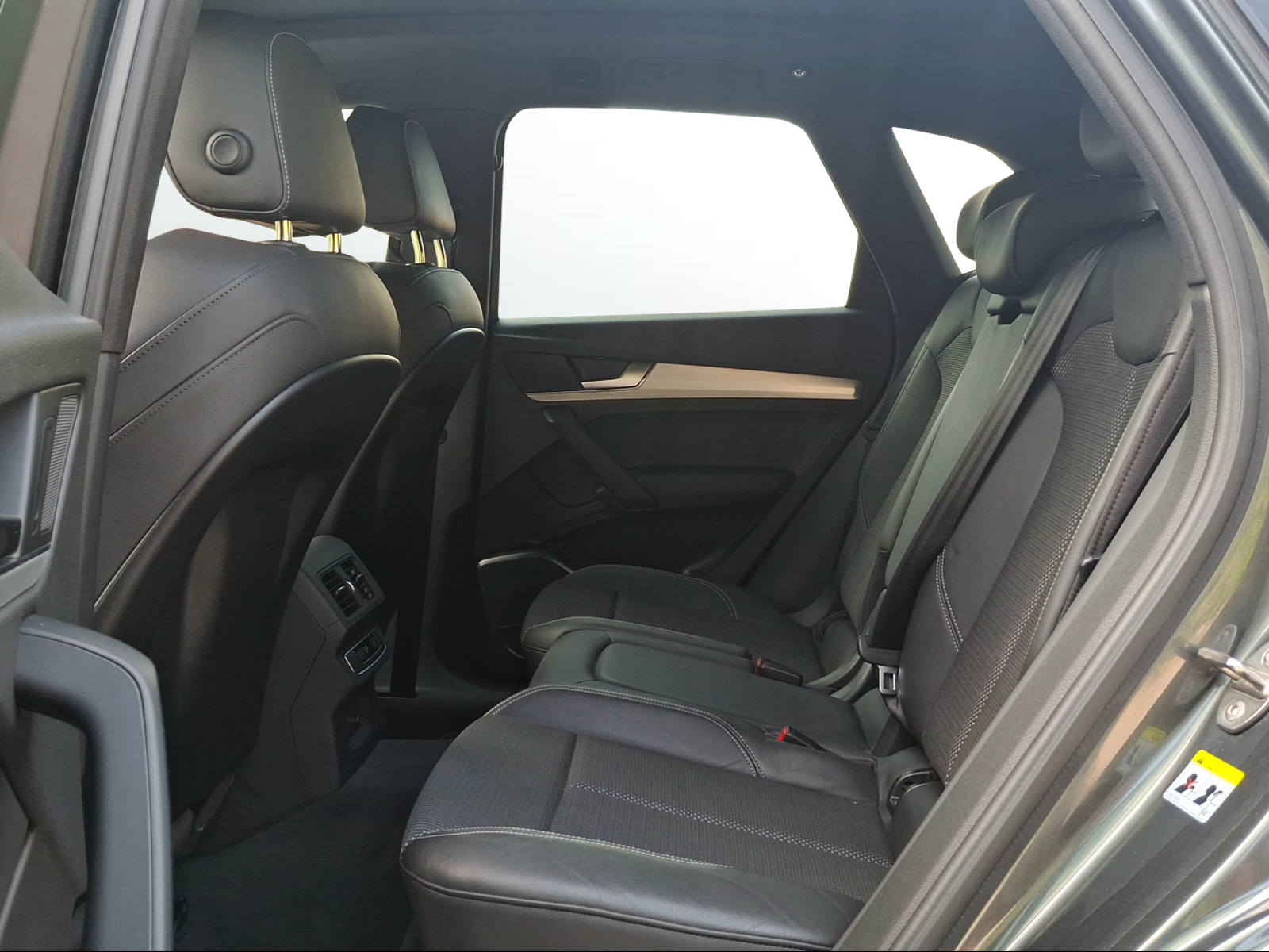 AUDI Q5 45 TFSI sport quattro S-tronic-image-11