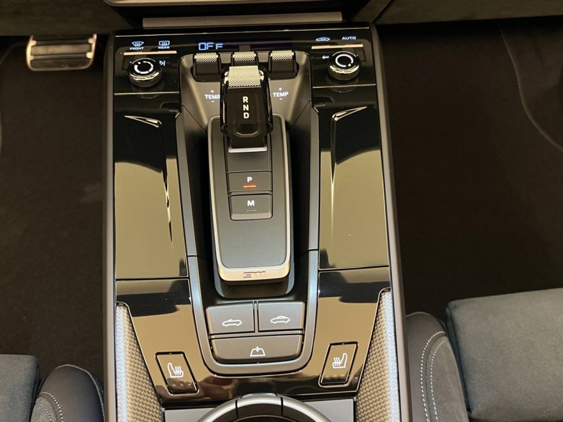 PORSCHE 911 Carrera GTS Cabriolet-image-12