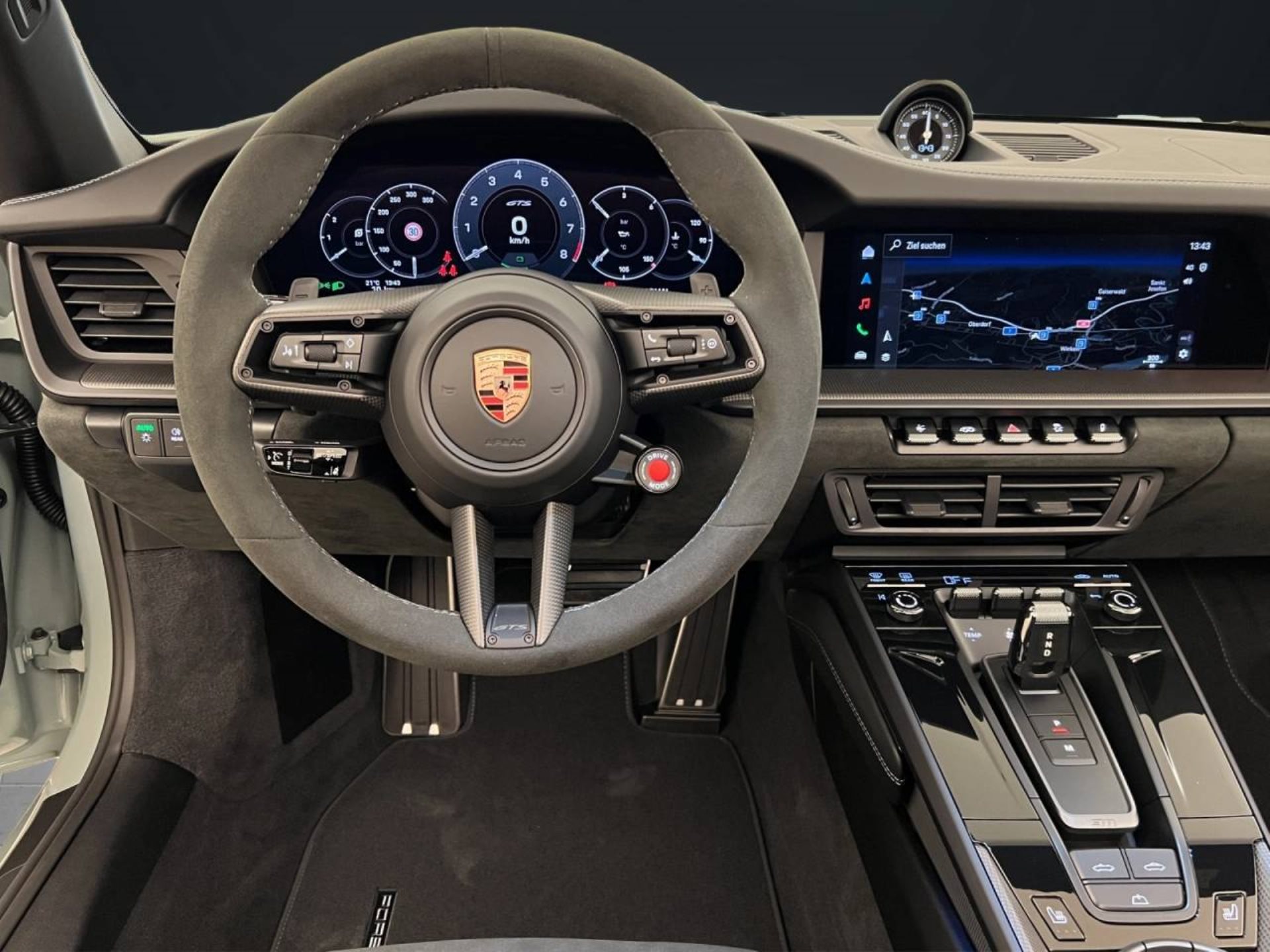 PORSCHE 911 Carrera GTS Cabriolet-image-9